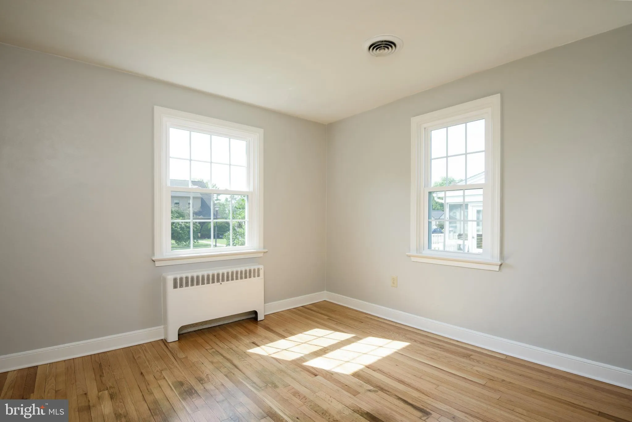 Oxford, Pennsylvania 19363, United States, 2 Bedrooms Bedrooms, ,1 BathroomBathrooms,Residential,Pending,180664