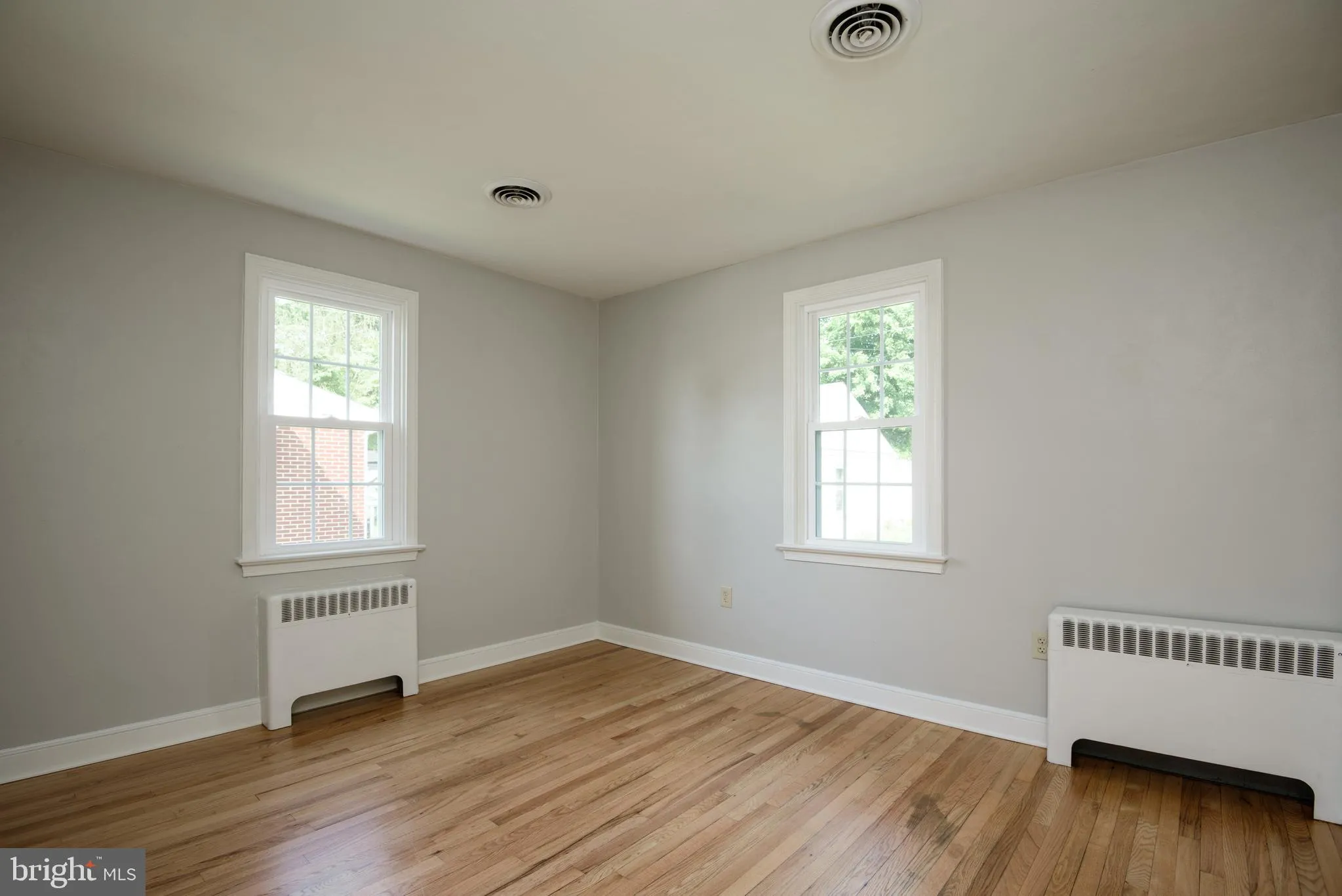 Oxford, Pennsylvania 19363, United States, 2 Bedrooms Bedrooms, ,1 BathroomBathrooms,Residential,Pending,180664