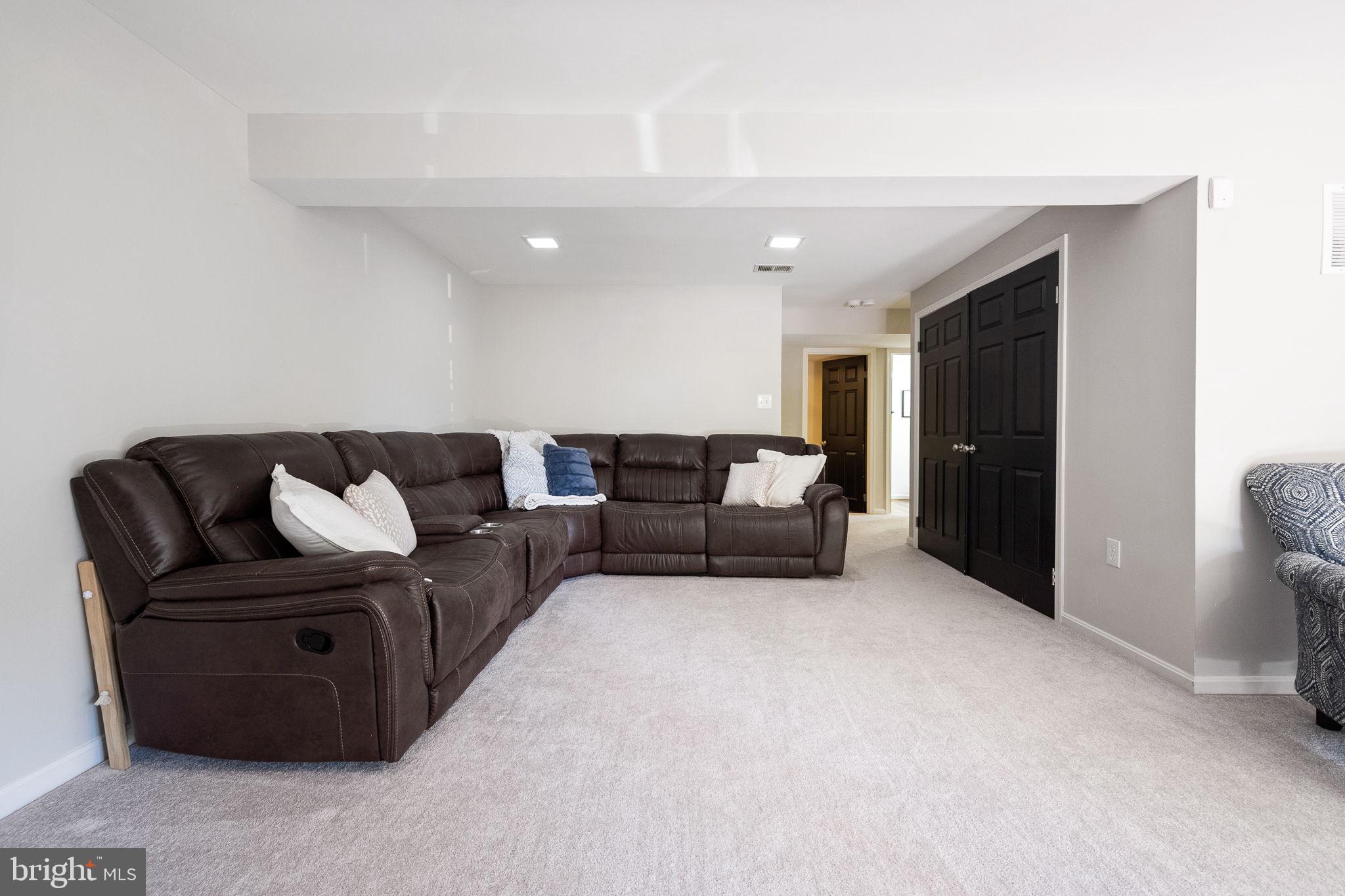 THE VILLAGE PARK - Residential