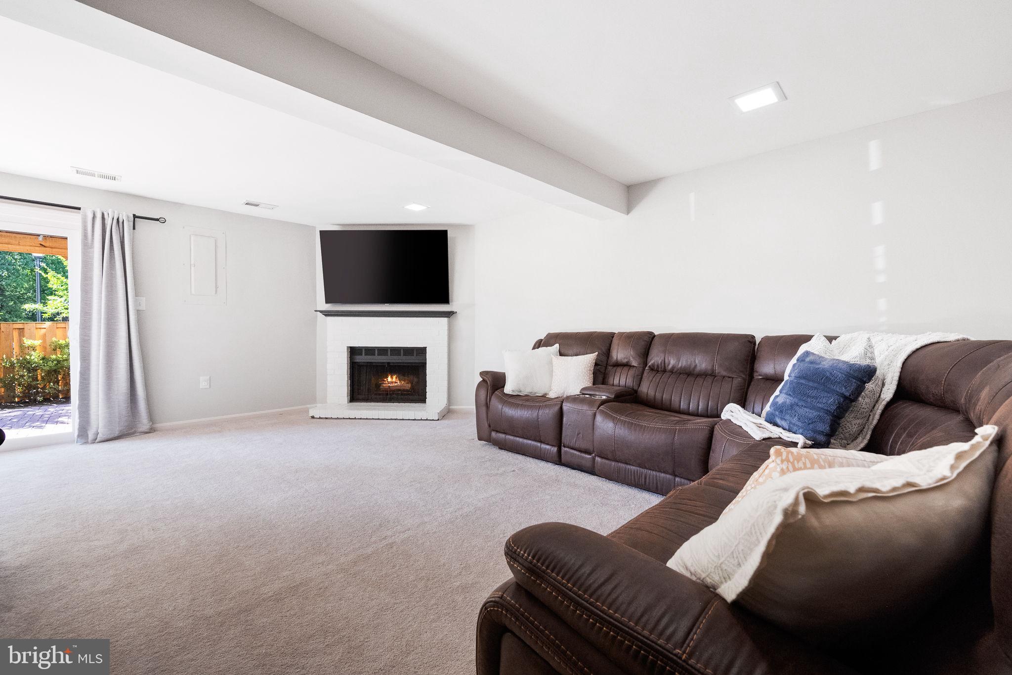 THE VILLAGE PARK - Residential