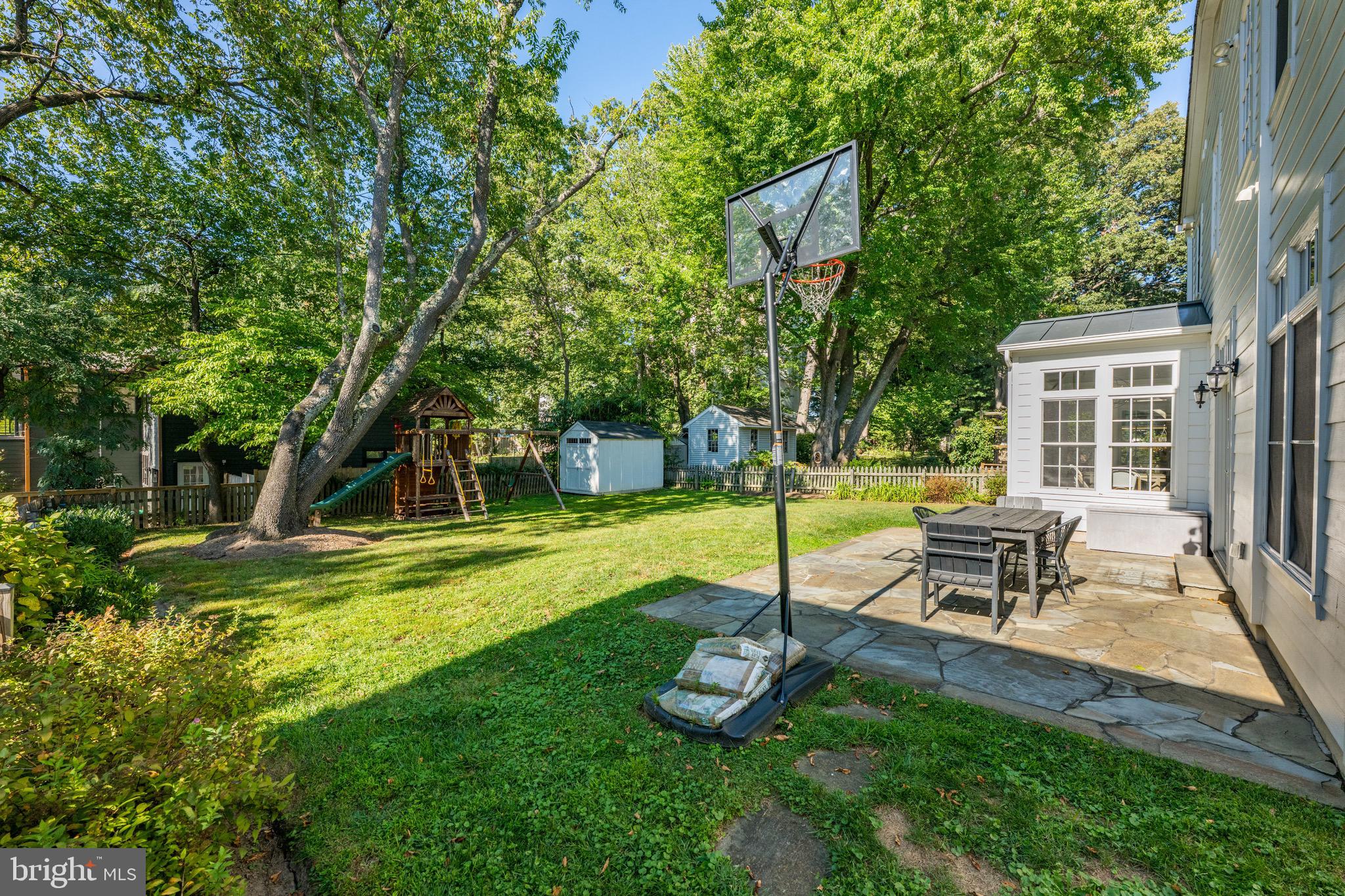 BRADLEY HILLS - Residential