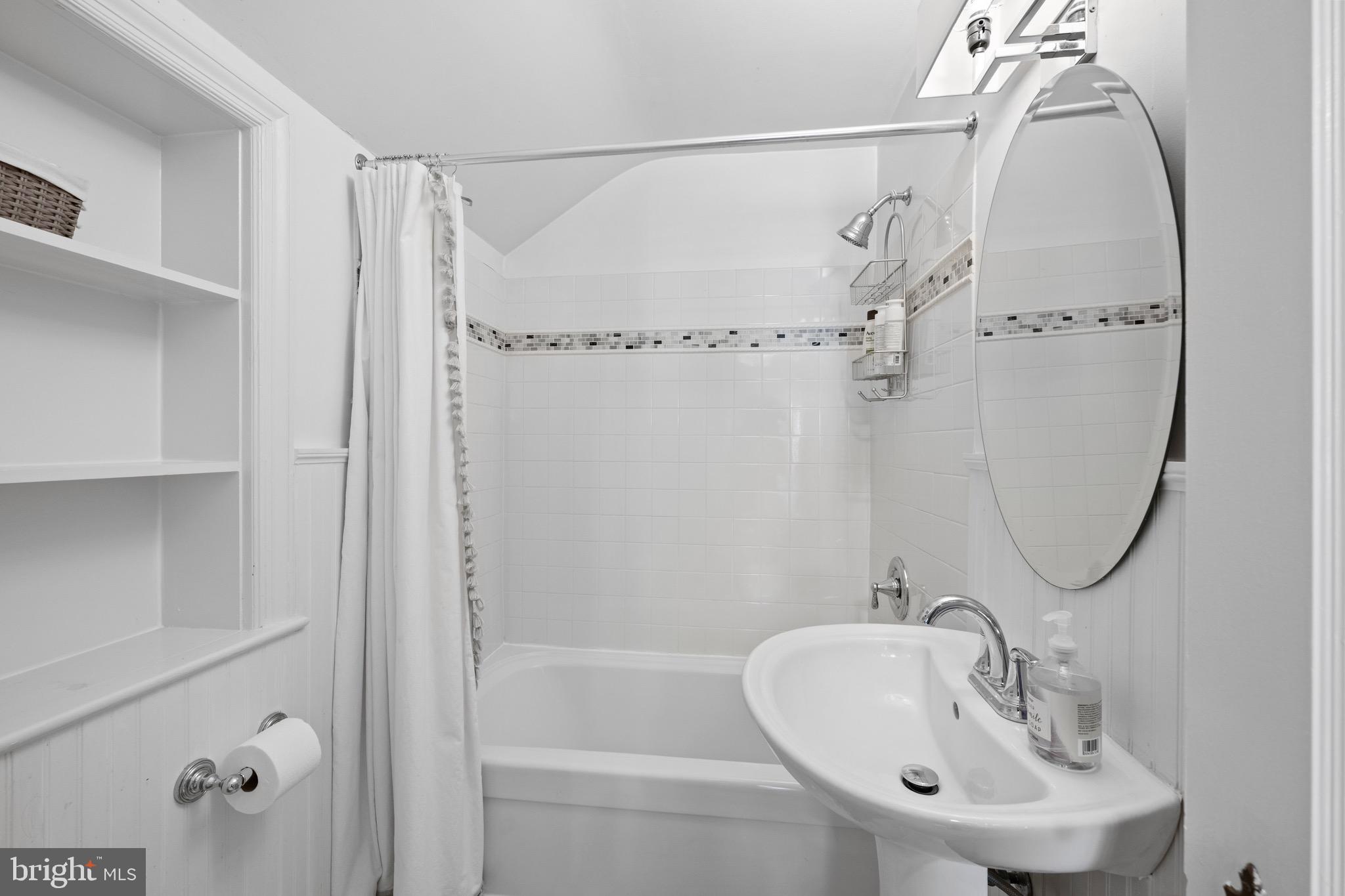 BRADLEY HILLS - Residential