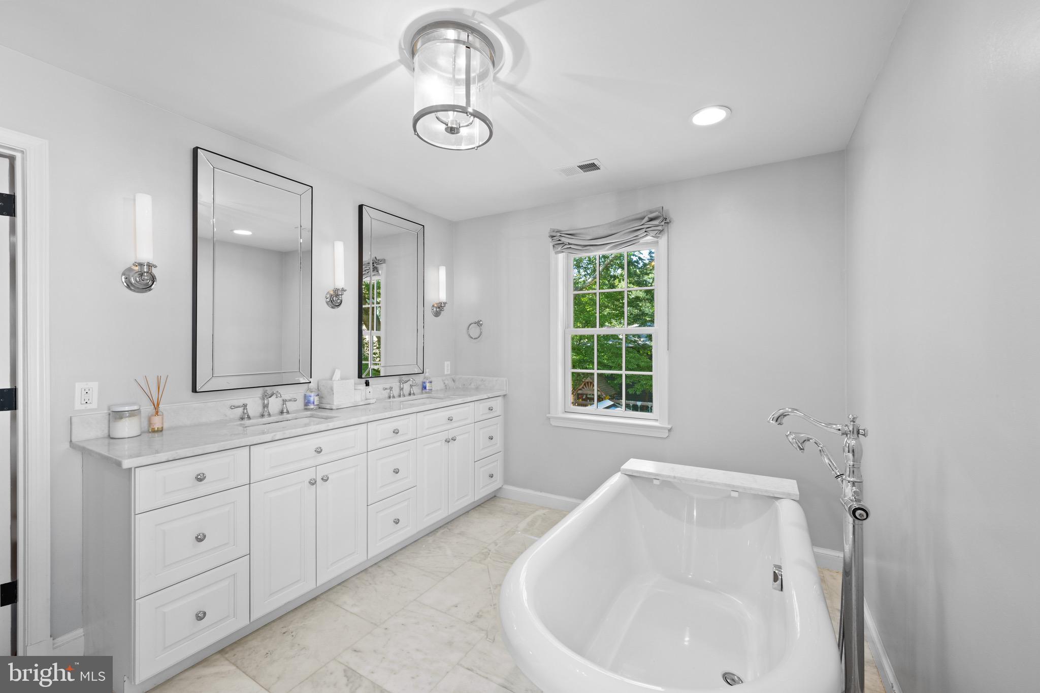 BRADLEY HILLS - Residential