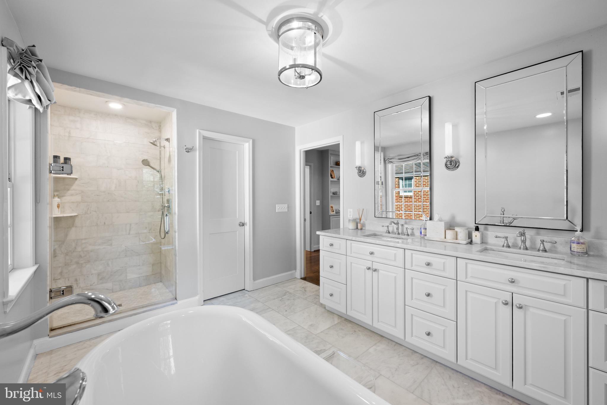 BRADLEY HILLS - Residential