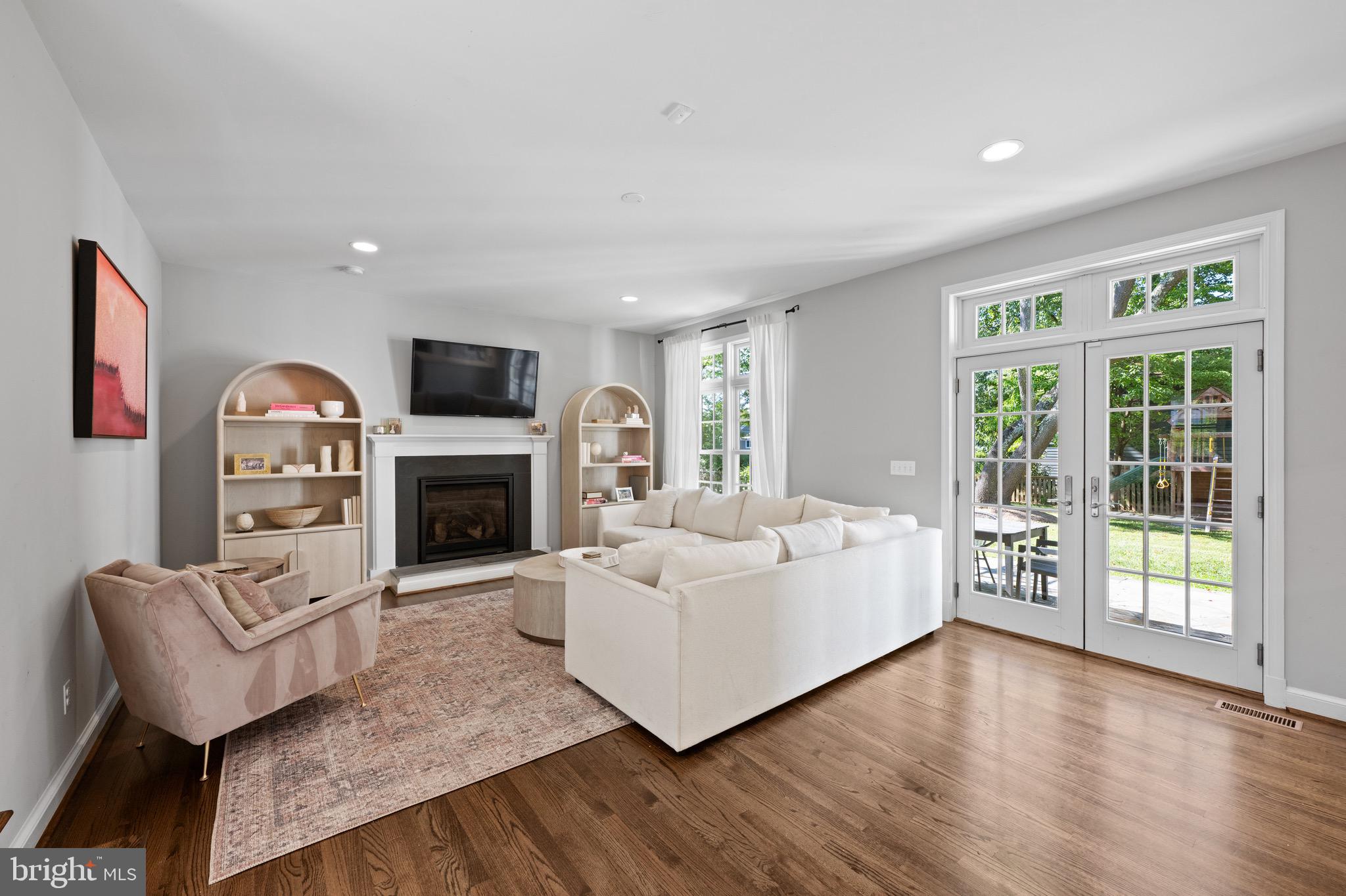 BRADLEY HILLS - Residential