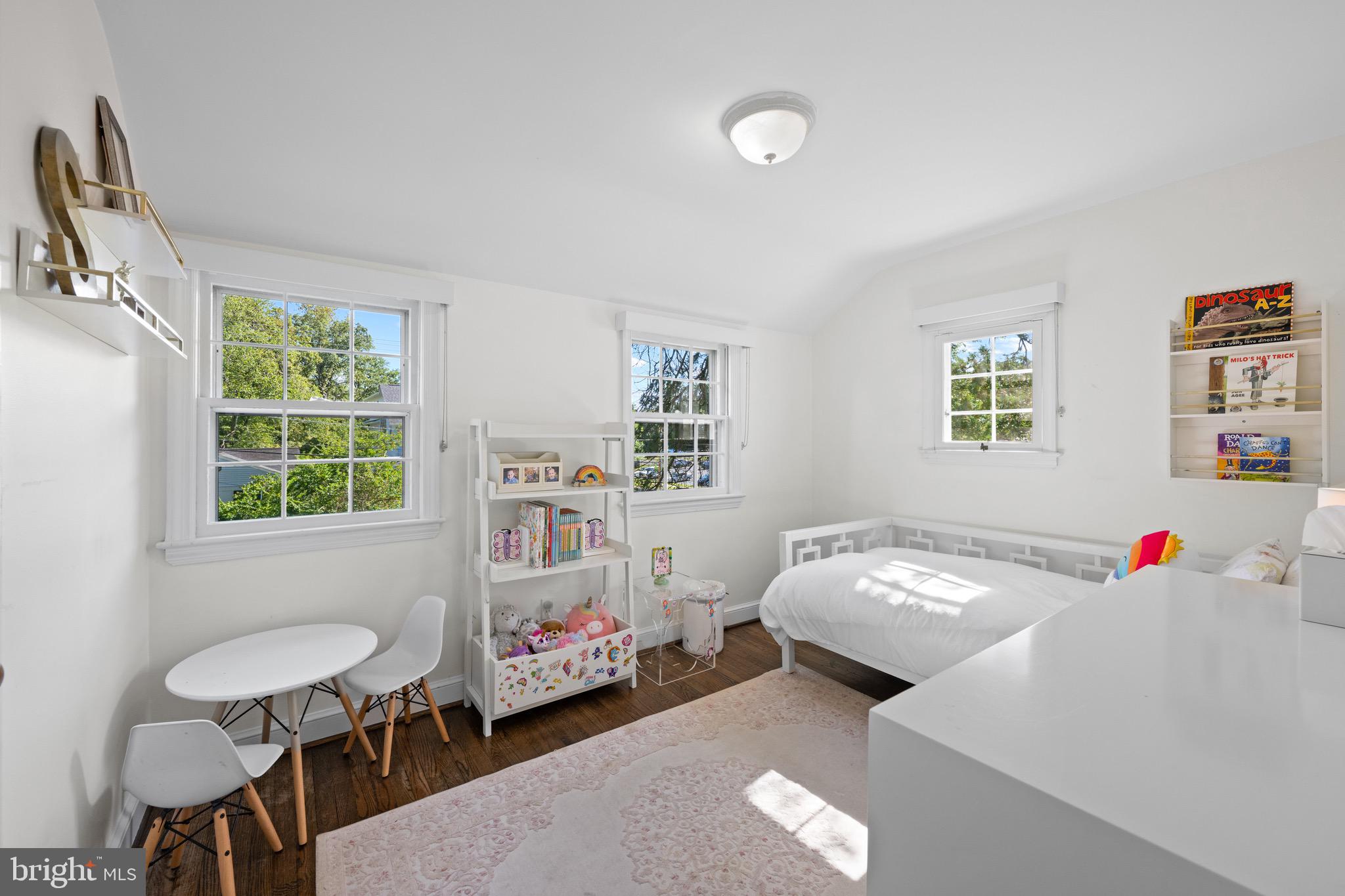 BRADLEY HILLS - Residential