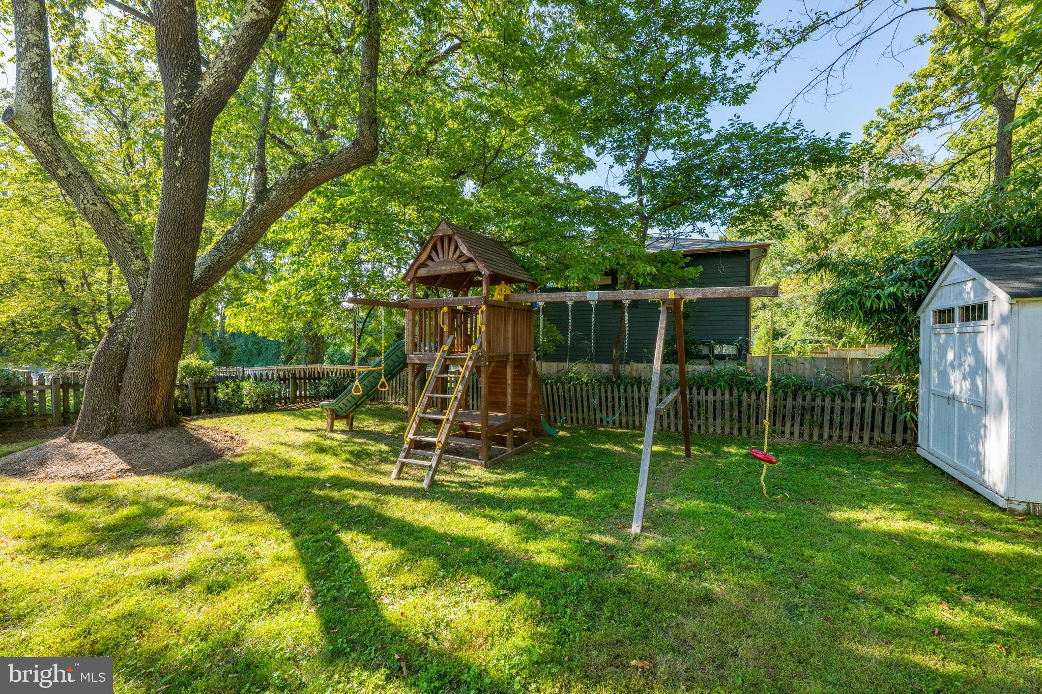 BRADLEY HILLS - Residential