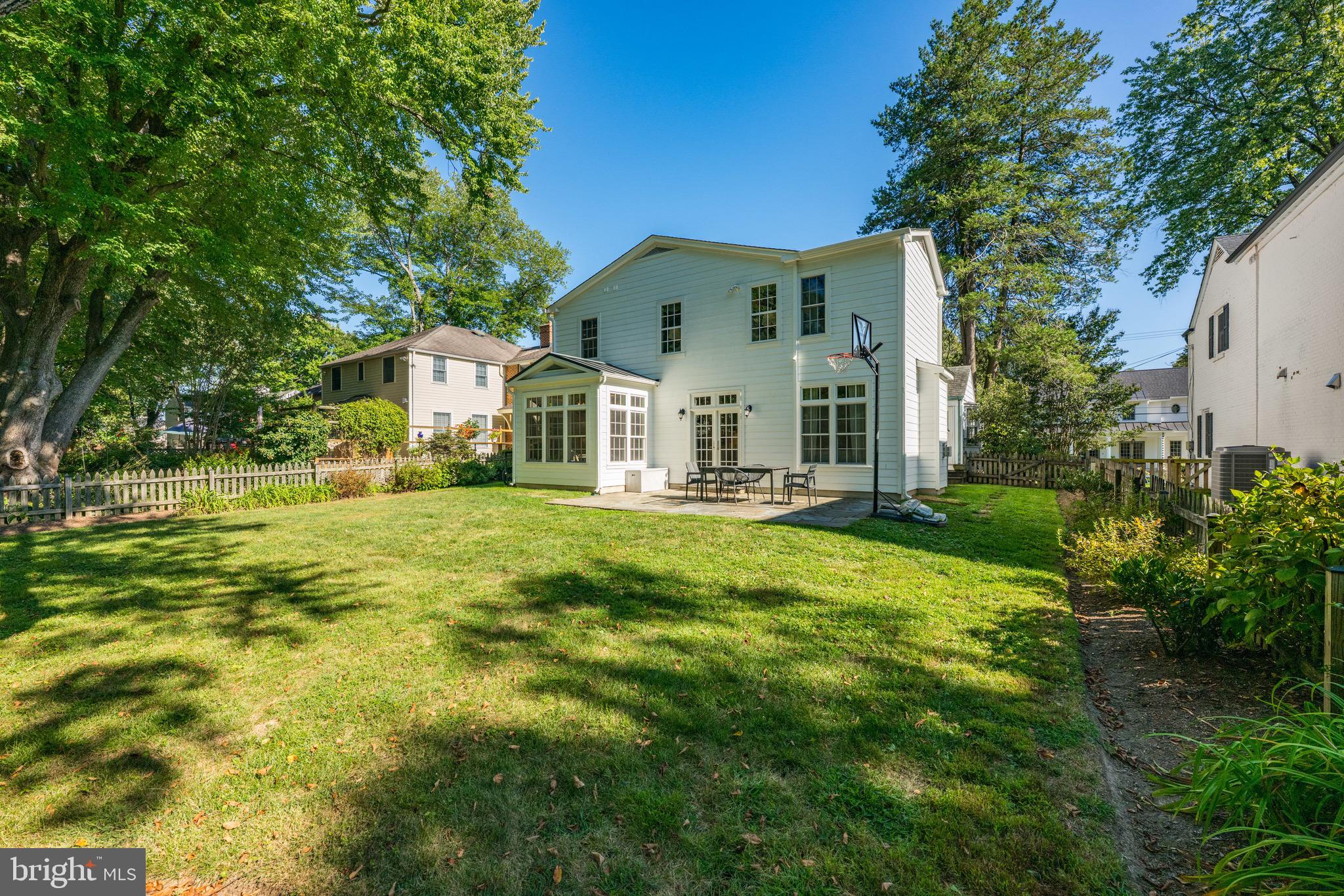 BRADLEY HILLS - Residential