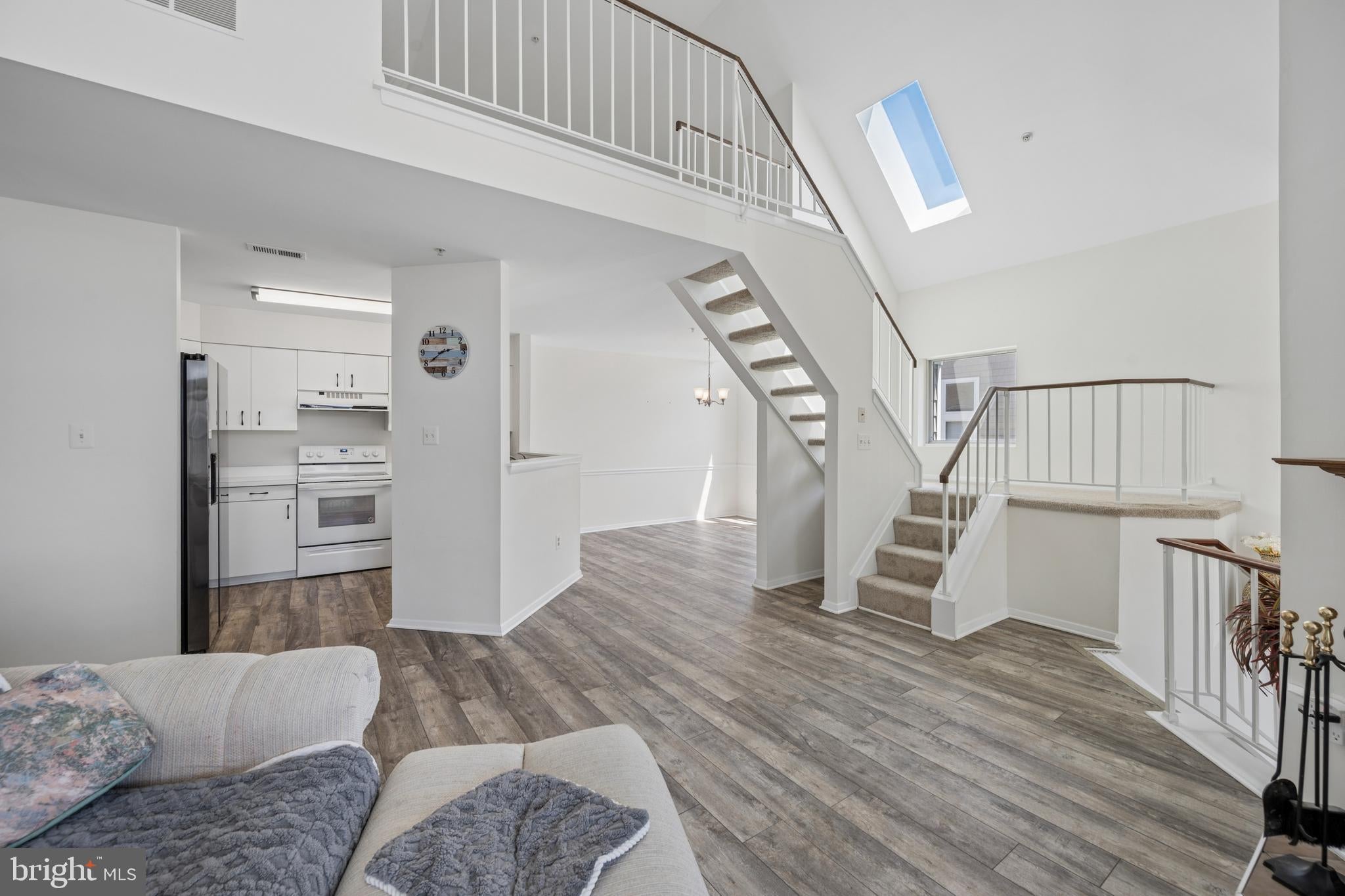 7649 STONY CREEK LANE