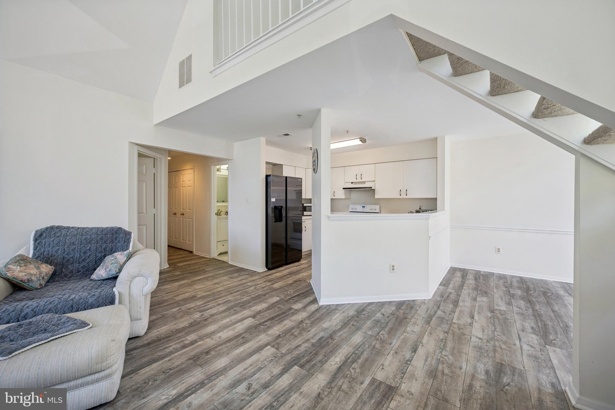 7649 STONY CREEK LANE