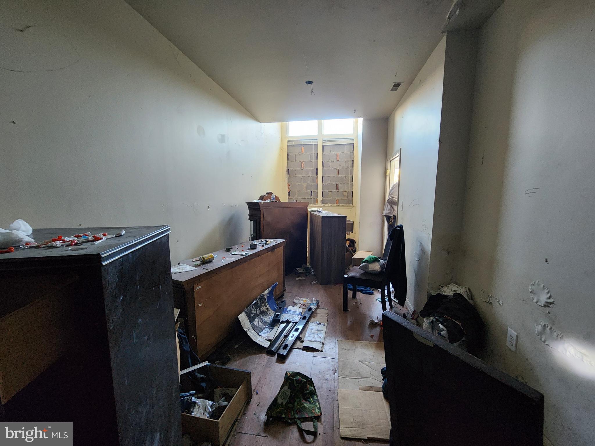 SANDTOWN-WINCHESTER - Residential