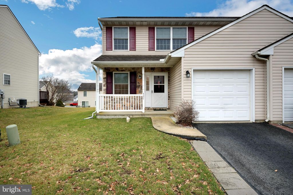 Photo of 307 YORKSHIRE DR, LANCASTER, PA 17603 (MLS # PALA2030400)