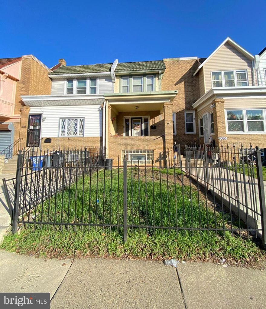 👍Welcome to this charming property on Oakland Street in the vibrant Frankford neighborhood! 🏡As you approach, you'll be welcomed by a fenced front yard, perfect for planting flowers or adding your personal touch with greenery 🌸. The open porch offers additional outdoor space, ideal for enjoying the warmer months of spring and summer. Upon entering this well-maintained home, you’ll immediately appreciate the good condition of the floors throughout the first and second levels. The inviting living room leads seamlessly into the spacious dining area, right next to a kitchen with plenty of cabinet space and Formica countertops. ↗️The upper level features three well-proportioned bedrooms 🛏️, each offering ample closet space.  🚽A full ceramic bathroom with a shower 🛁 completes this floor— for a relaxing bath at the end of a hard working day! 💆The lower level presents a versatile basement that can easily be transformed into your own "man cave" or cozy family room—endless possibilities await!💵
📍Located just moments from shops 🛍️ , dining 🍕🍗🍖 , parks 🛝 , and more ➕  , this home offers both convenience and comfort. 🍀 Don’t miss out—schedule your showing today and see why this could be the perfect place to call home! 🌟