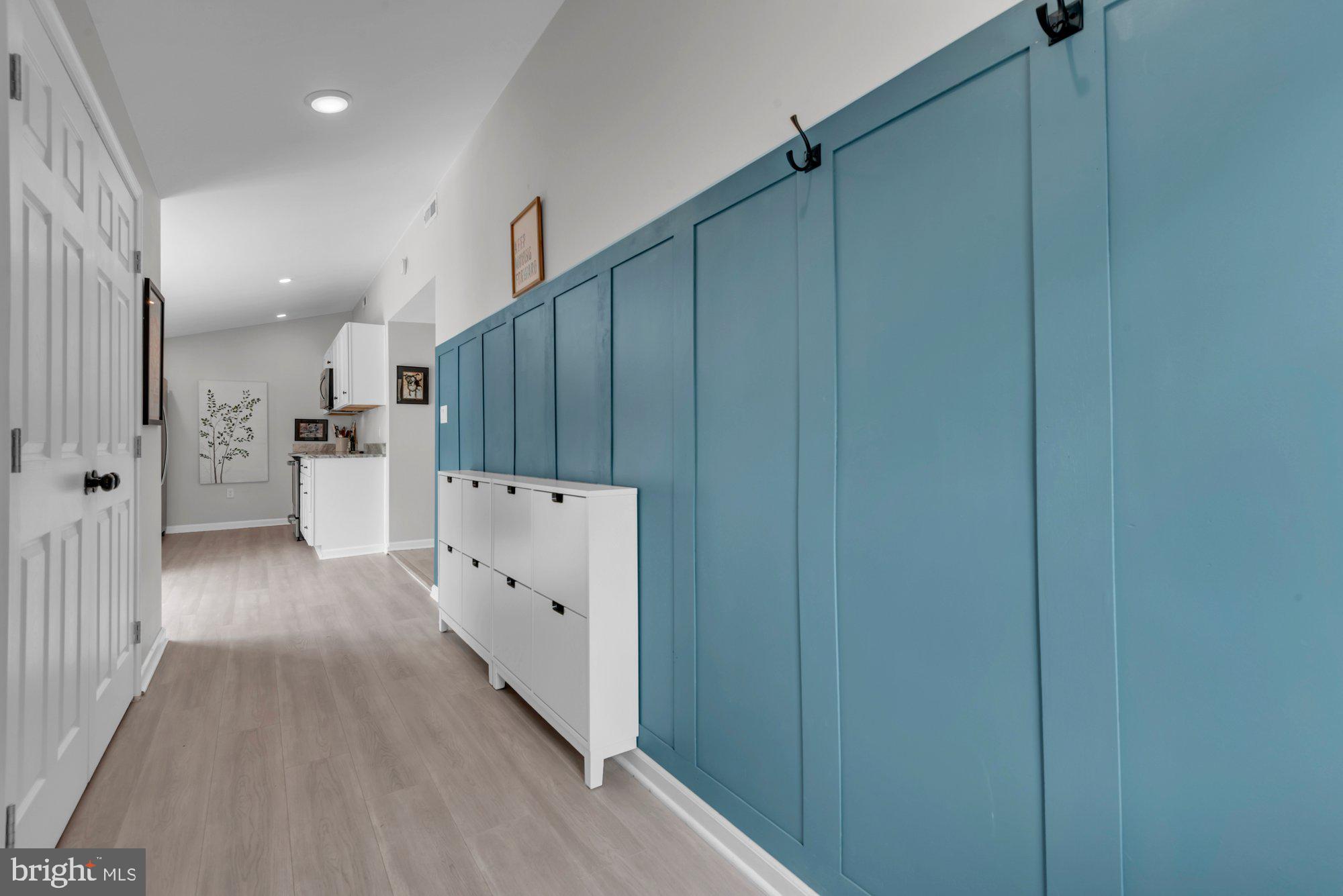 WOODLAND BEACH - Residential