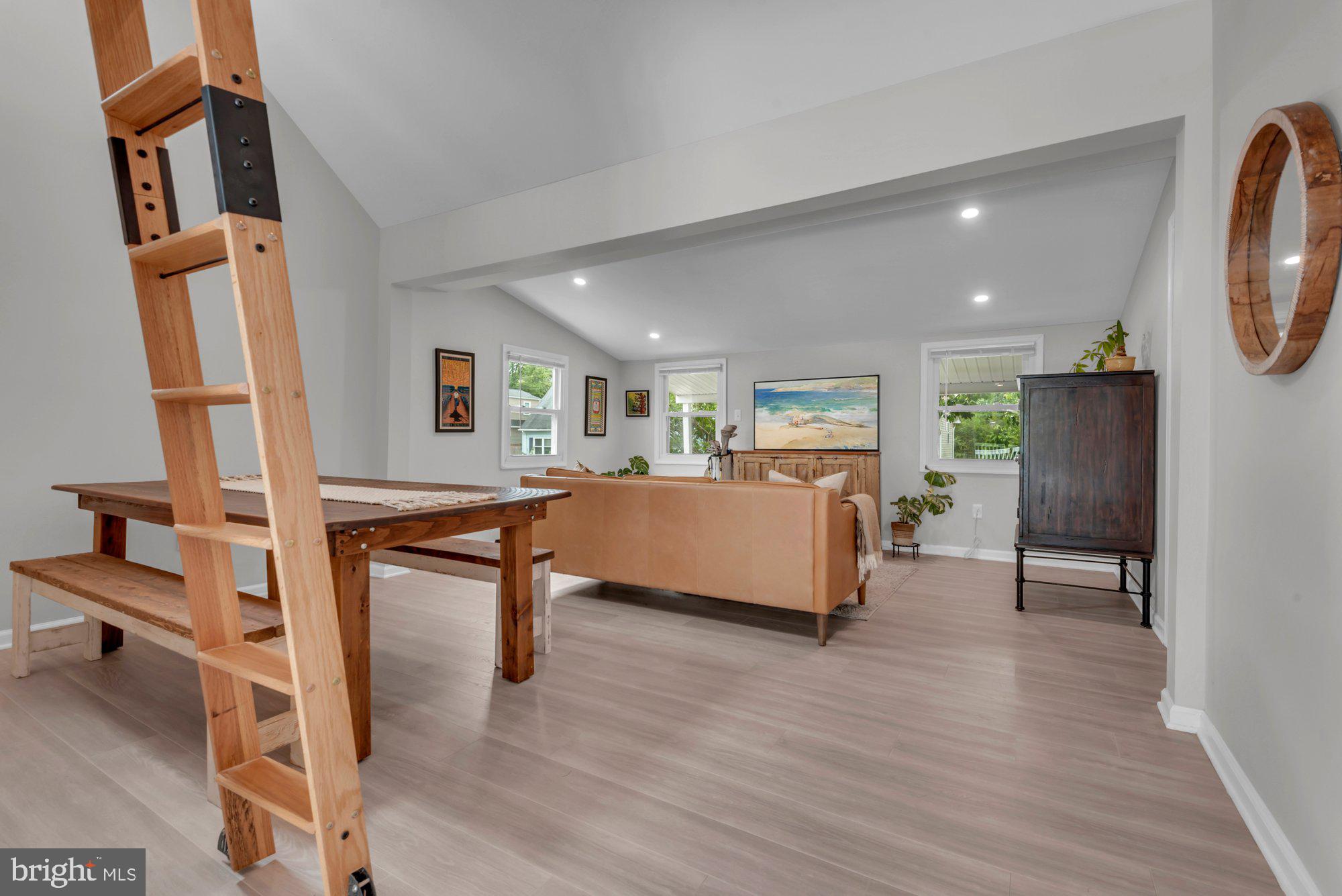 1623 RIVERDALE DRIVE