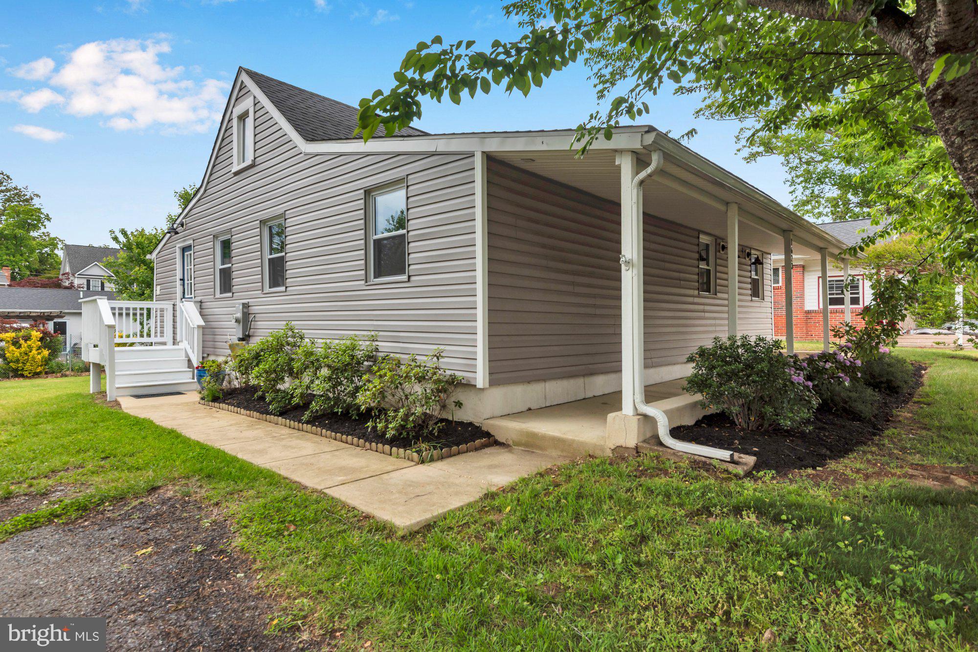 1623 RIVERDALE DRIVE
