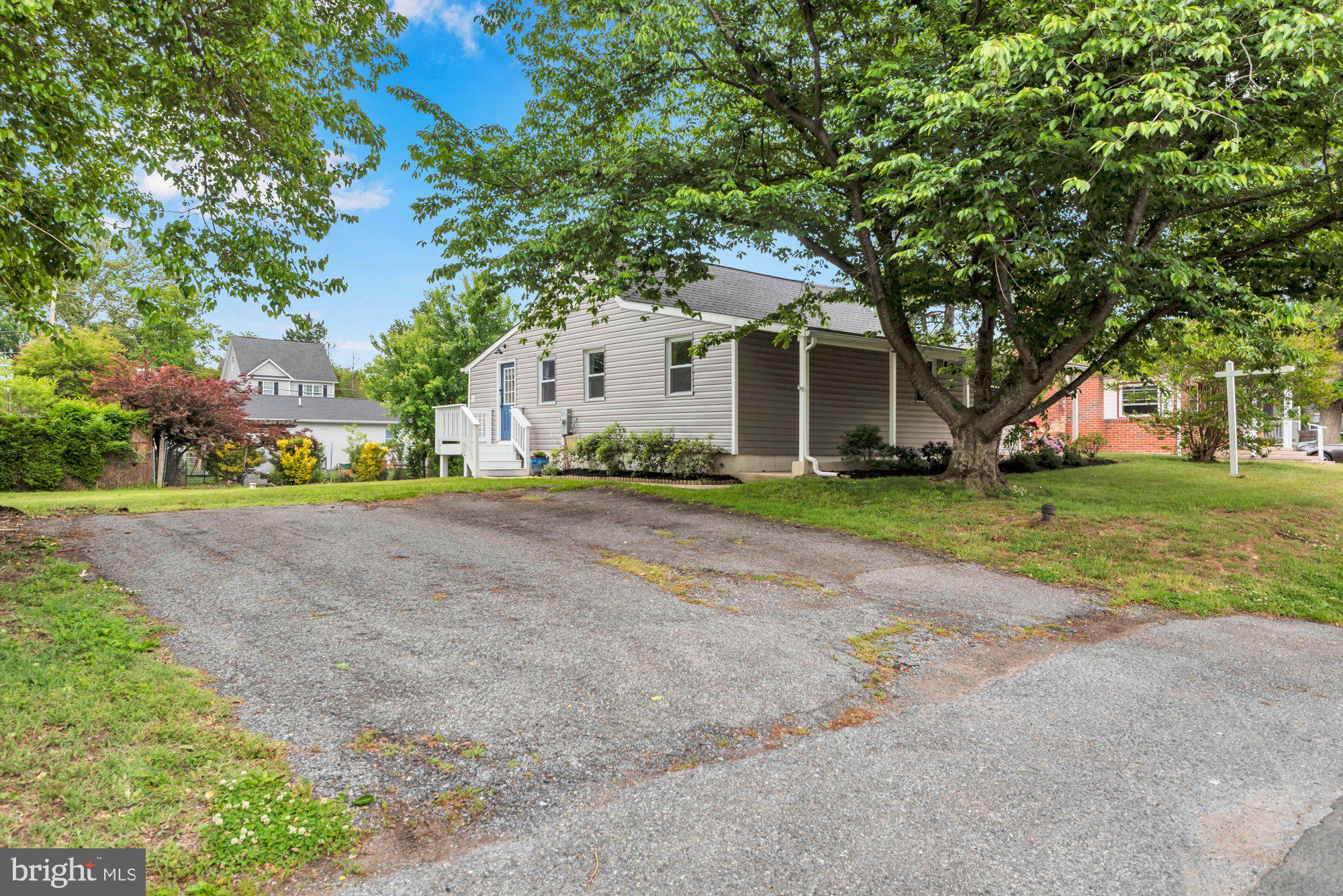 WOODLAND BEACH - Residential
