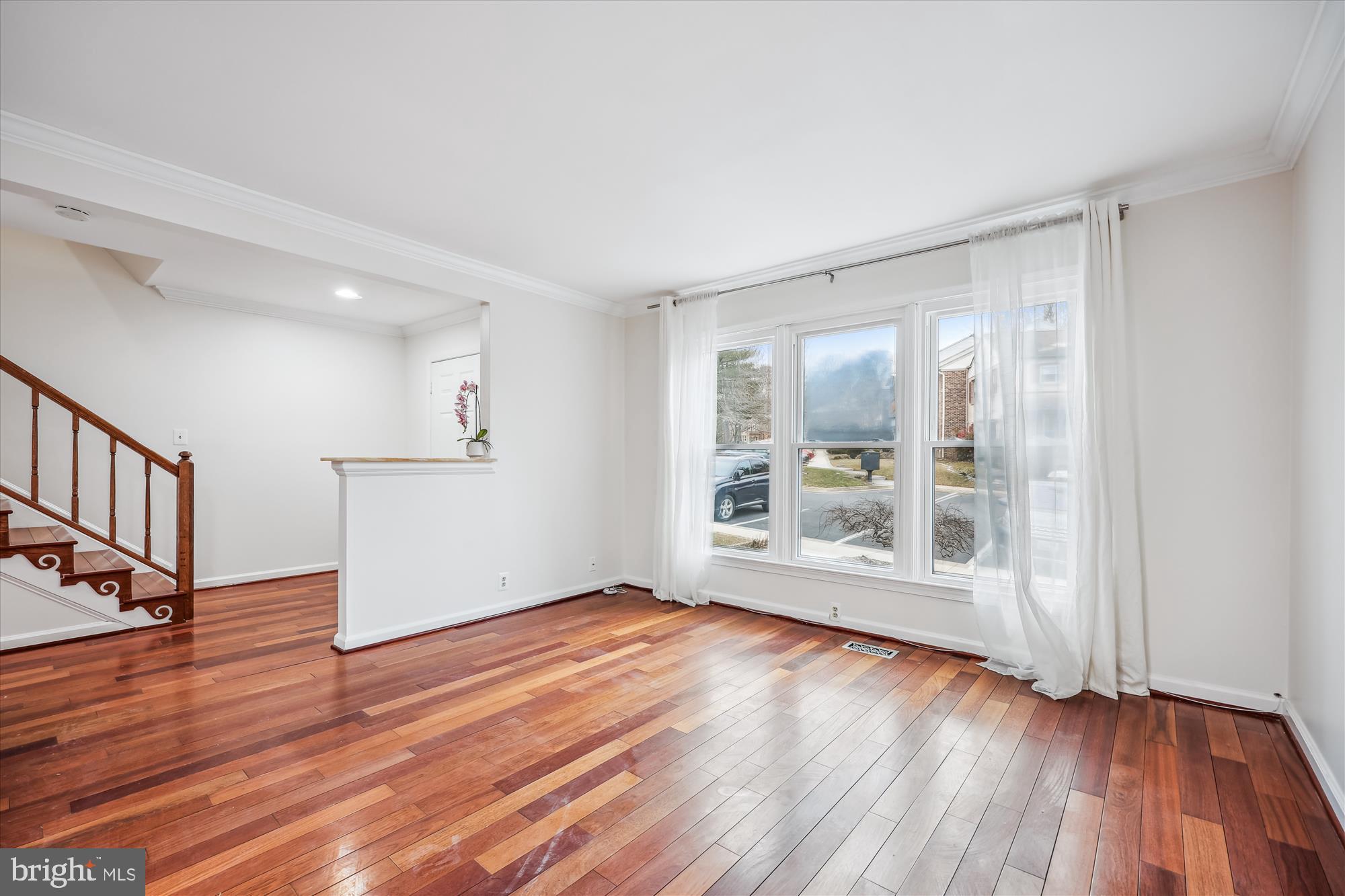 INVERNESS KNOLLS - Residential Lease