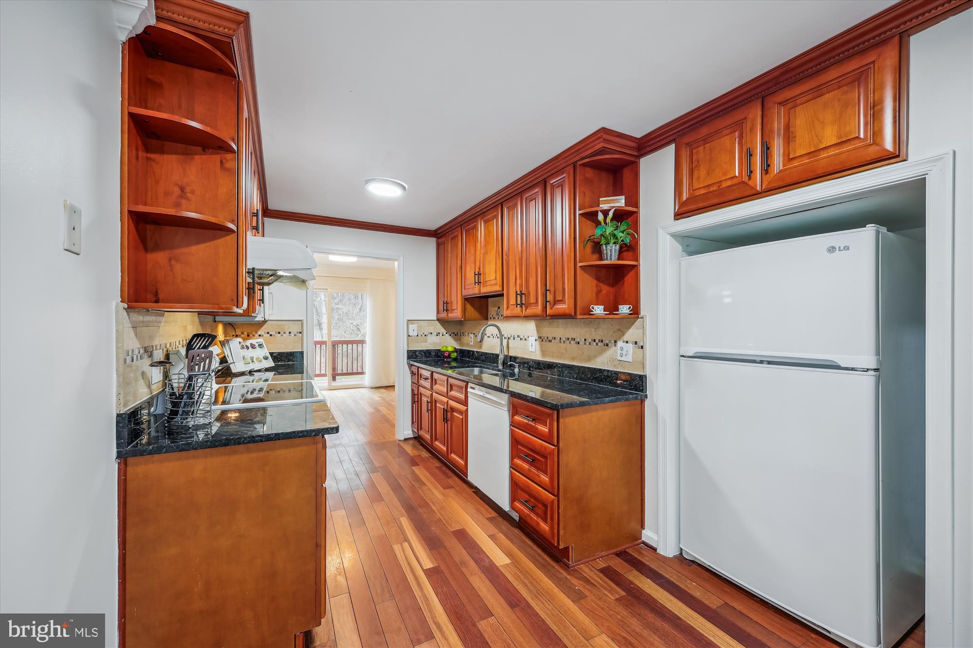 INVERNESS KNOLLS - Residential Lease