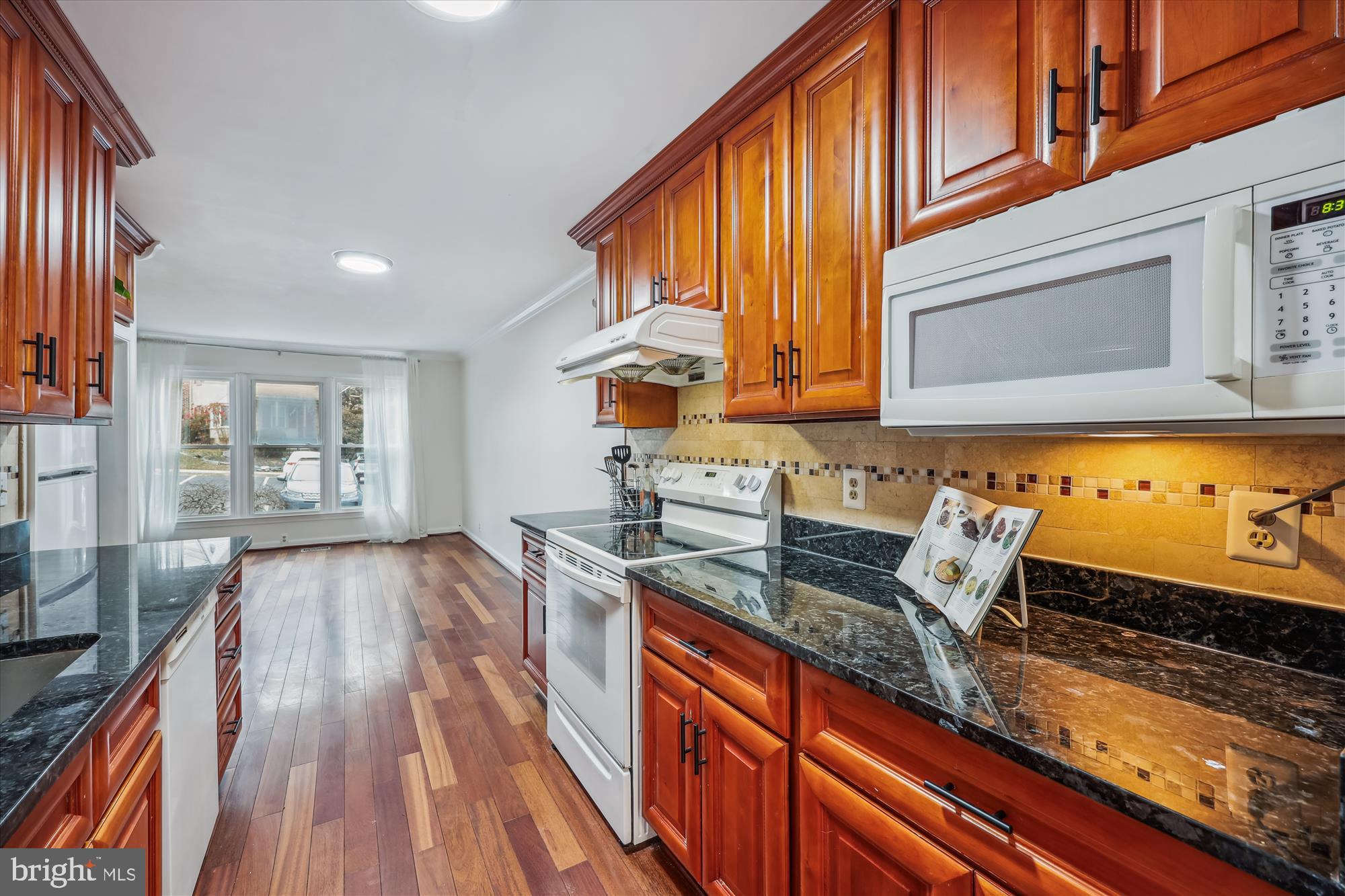 INVERNESS KNOLLS - Residential Lease