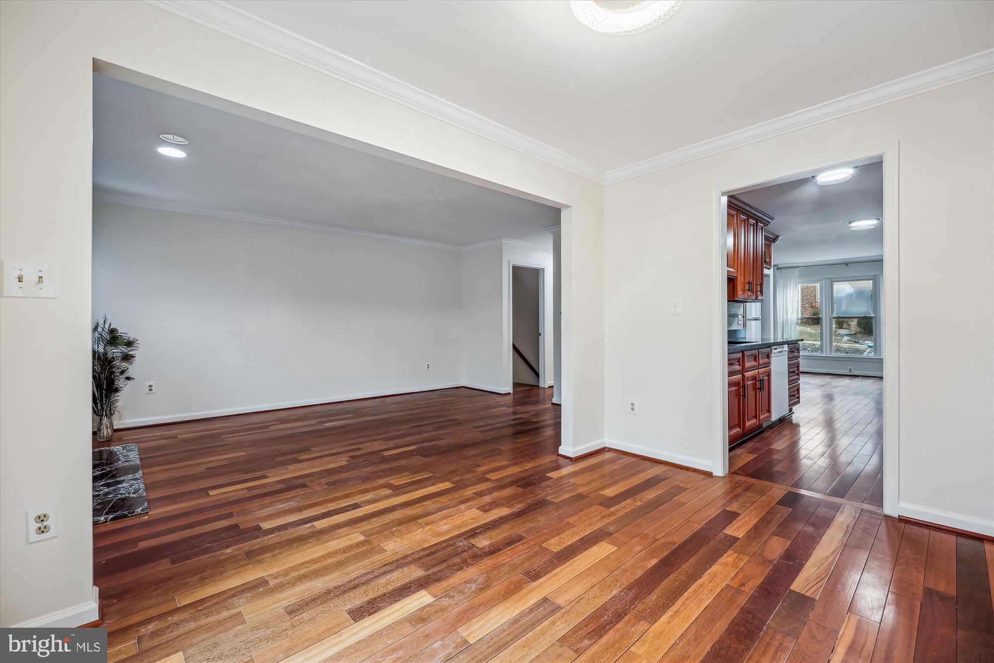 INVERNESS KNOLLS - Residential Lease