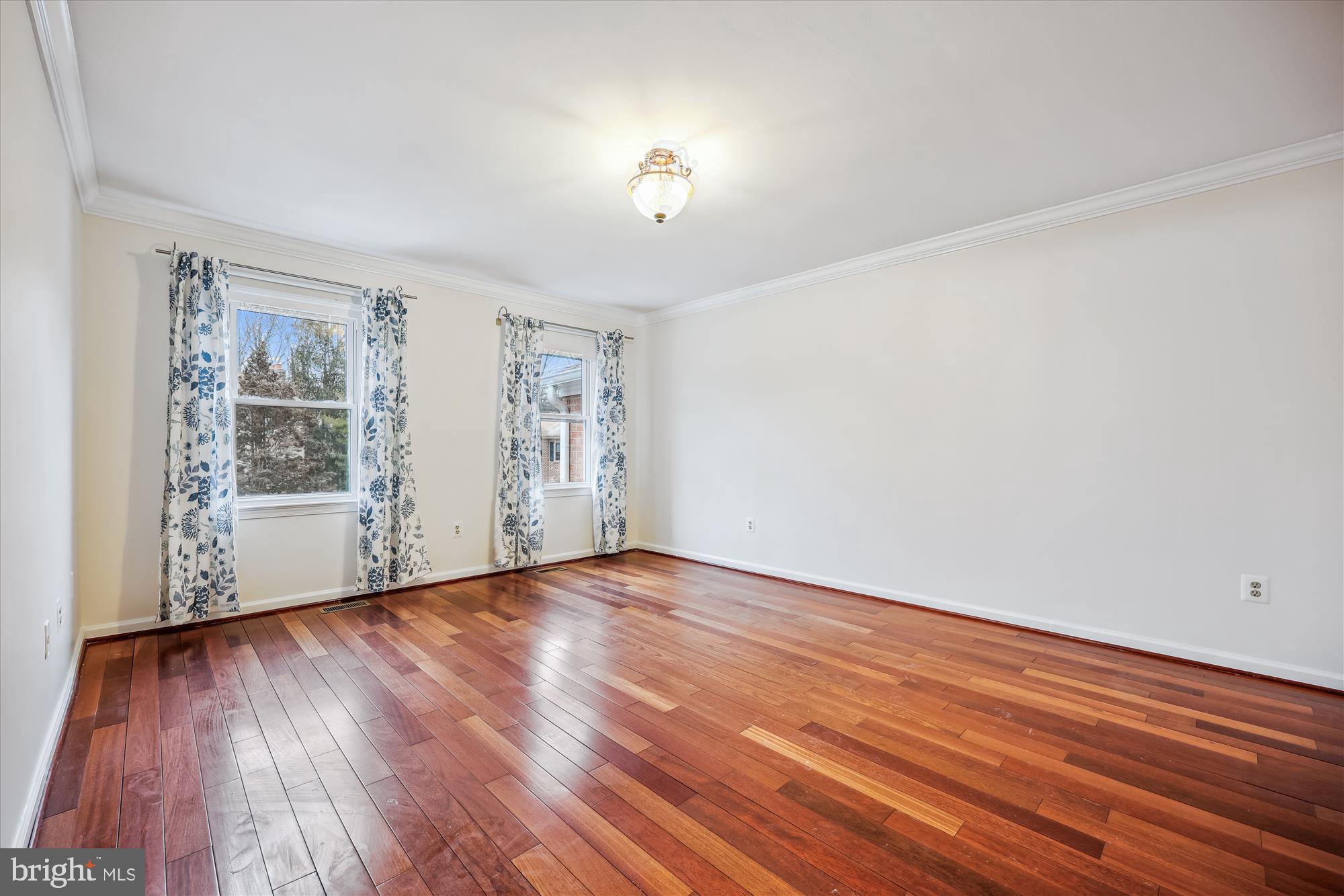 INVERNESS KNOLLS - Residential Lease