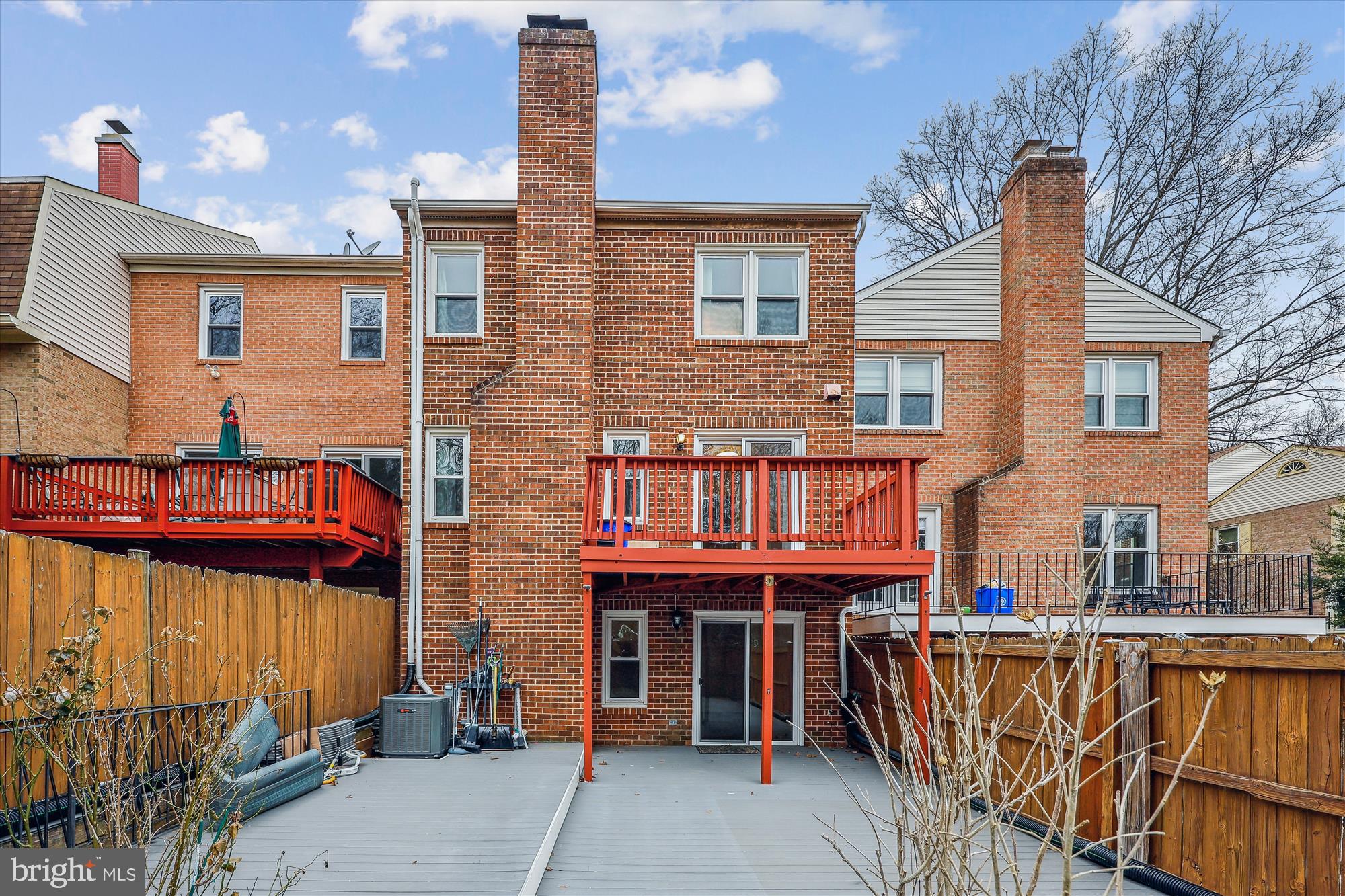 INVERNESS KNOLLS - Residential Lease