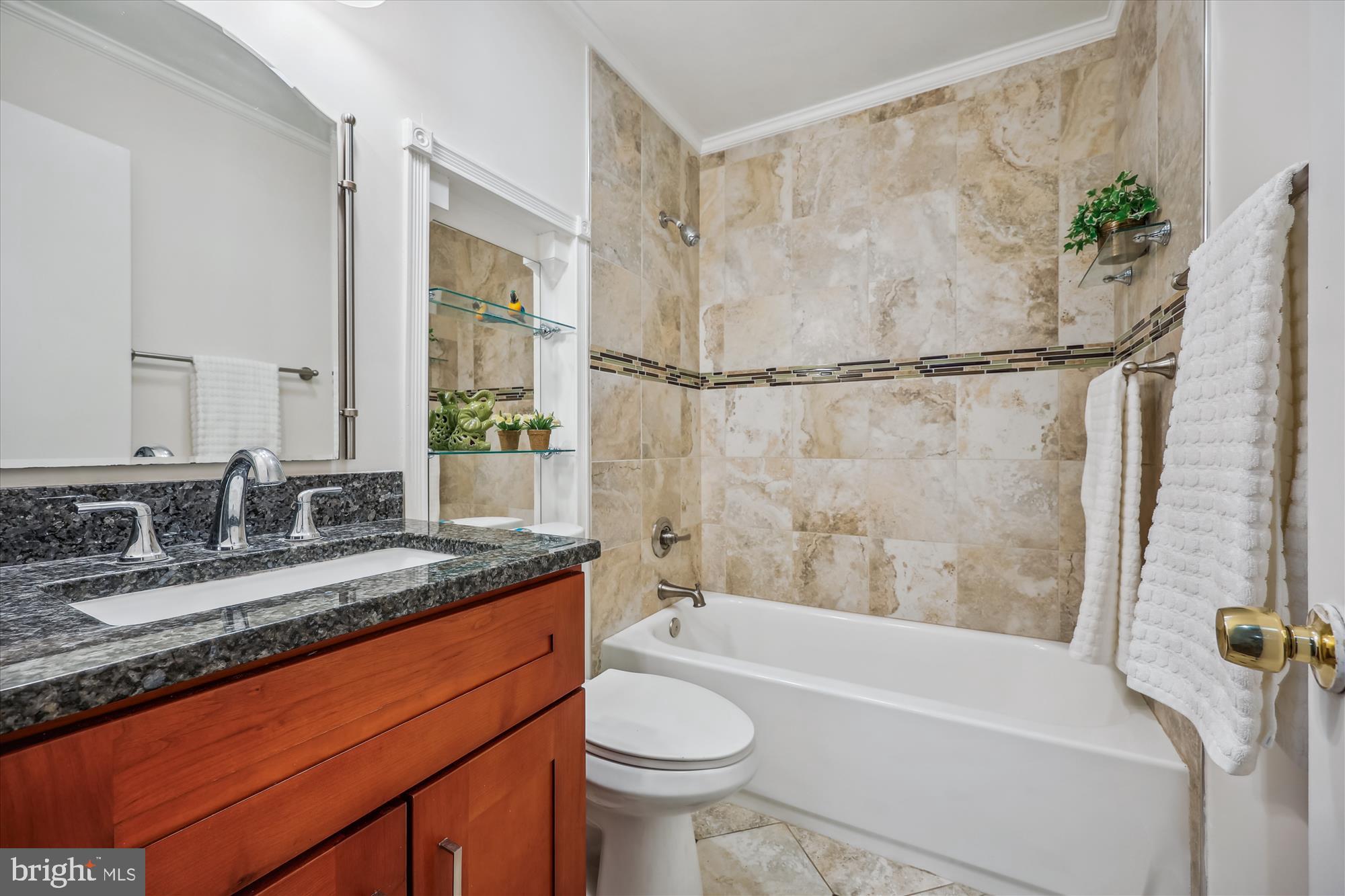 INVERNESS KNOLLS - Residential Lease