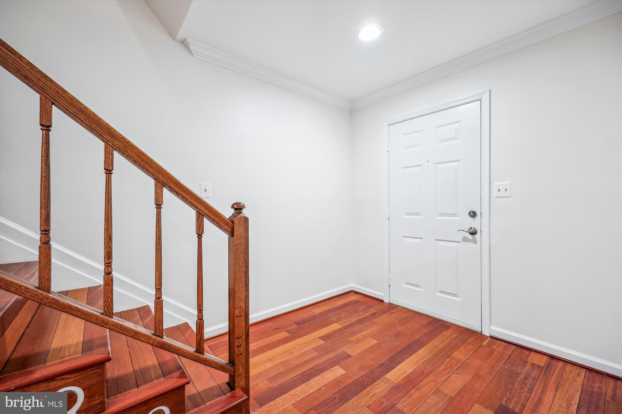 INVERNESS KNOLLS - Residential Lease