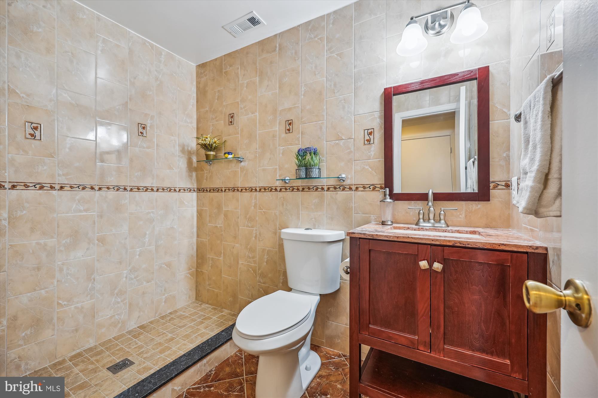 INVERNESS KNOLLS - Residential Lease