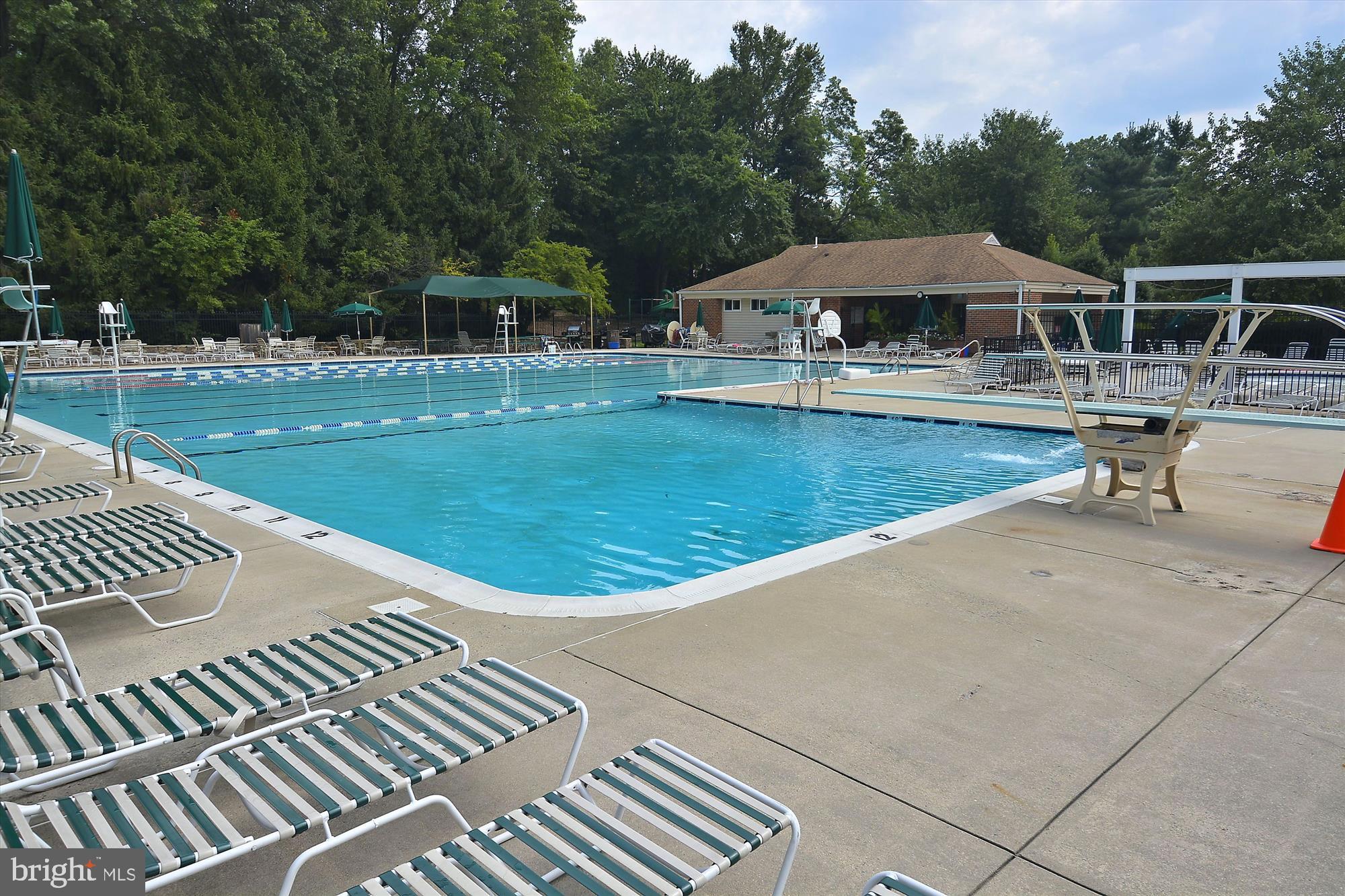 INVERNESS KNOLLS - Residential Lease