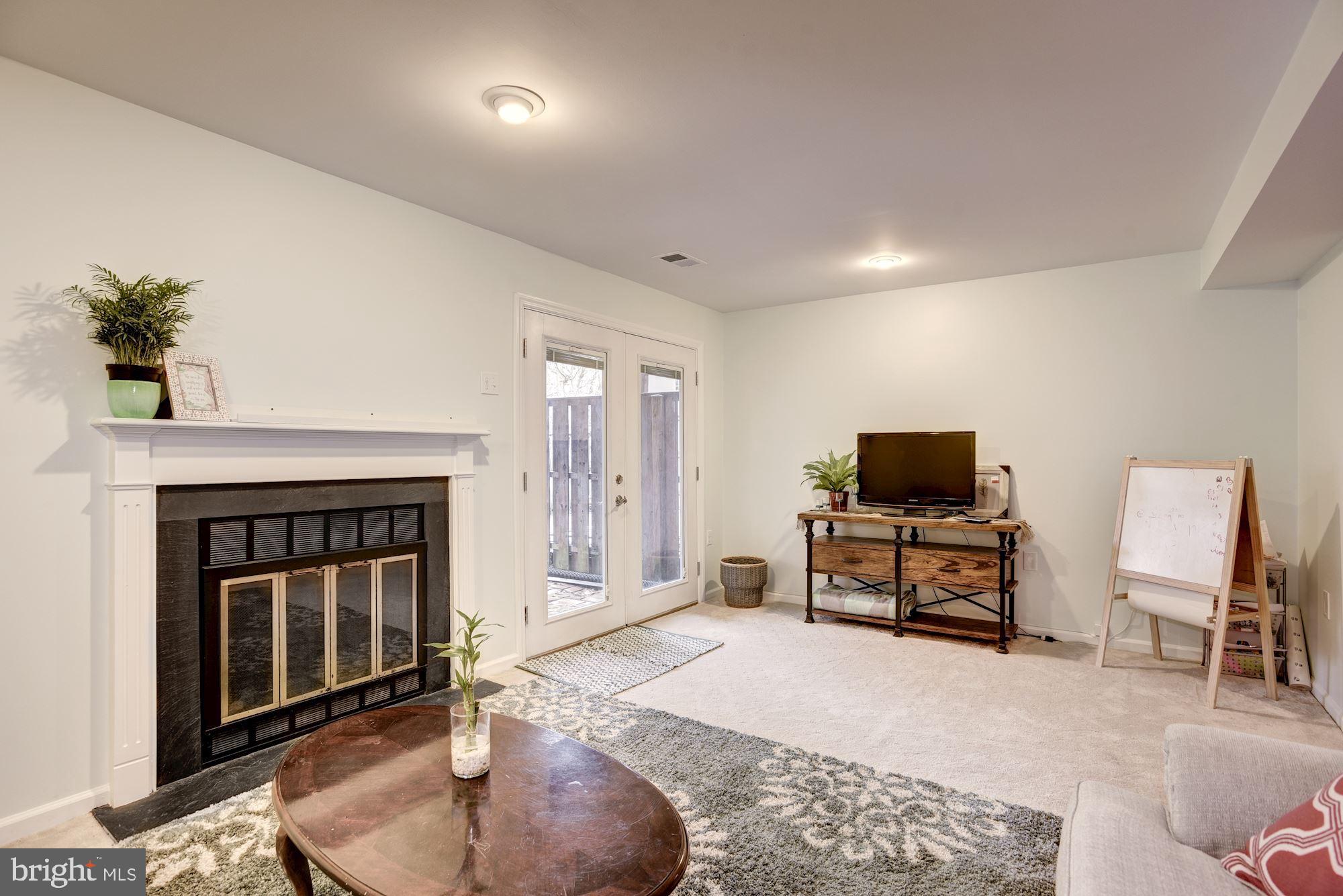 FOXFIELD - Residential Lease