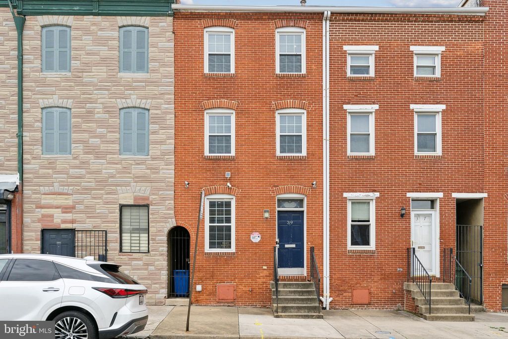 Photo of 39 N Eden Street, BALTIMORE, MD 21231 (MLS # MDBA2185568)