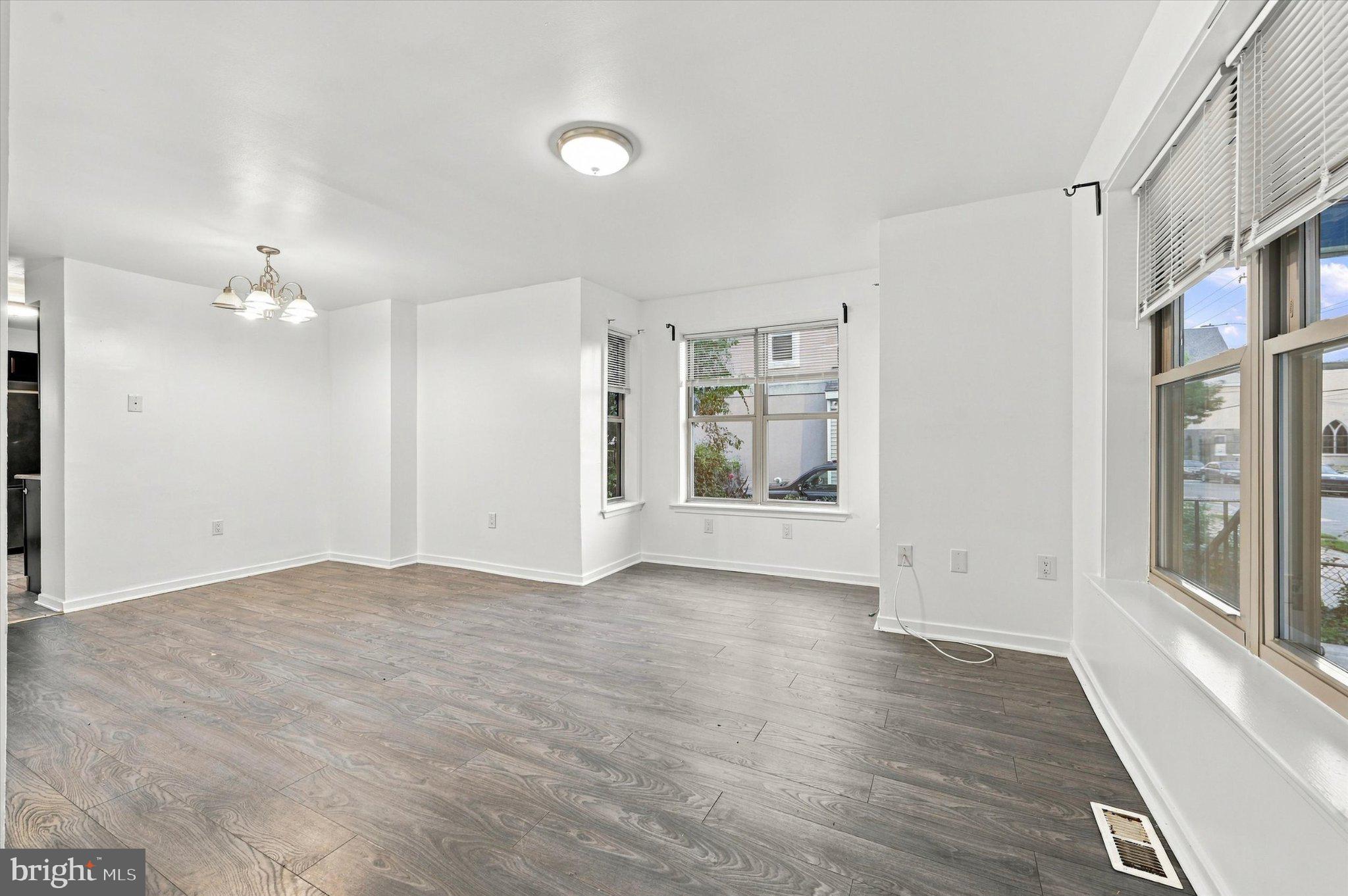 1917 W MASTER STREET