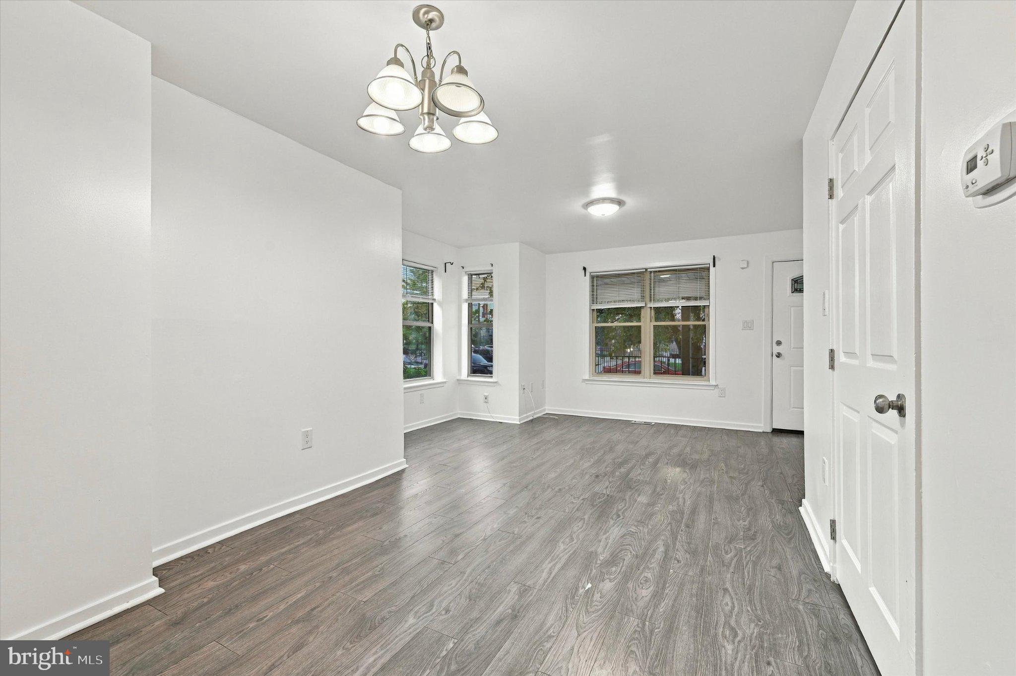 1917 W MASTER STREET