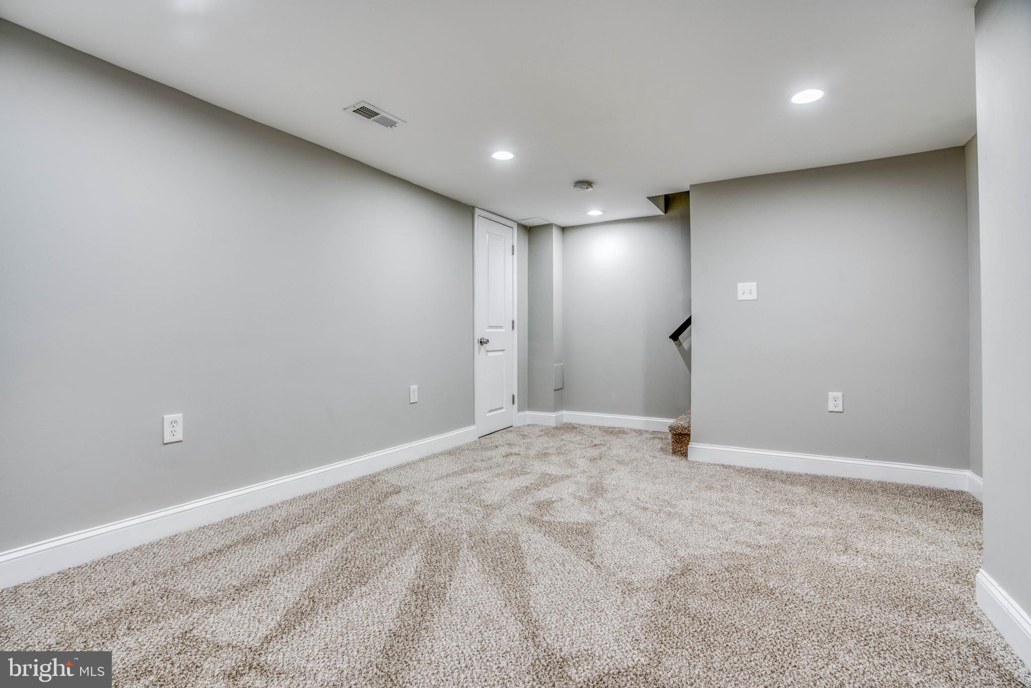 DUNDALK MANOR - Residential