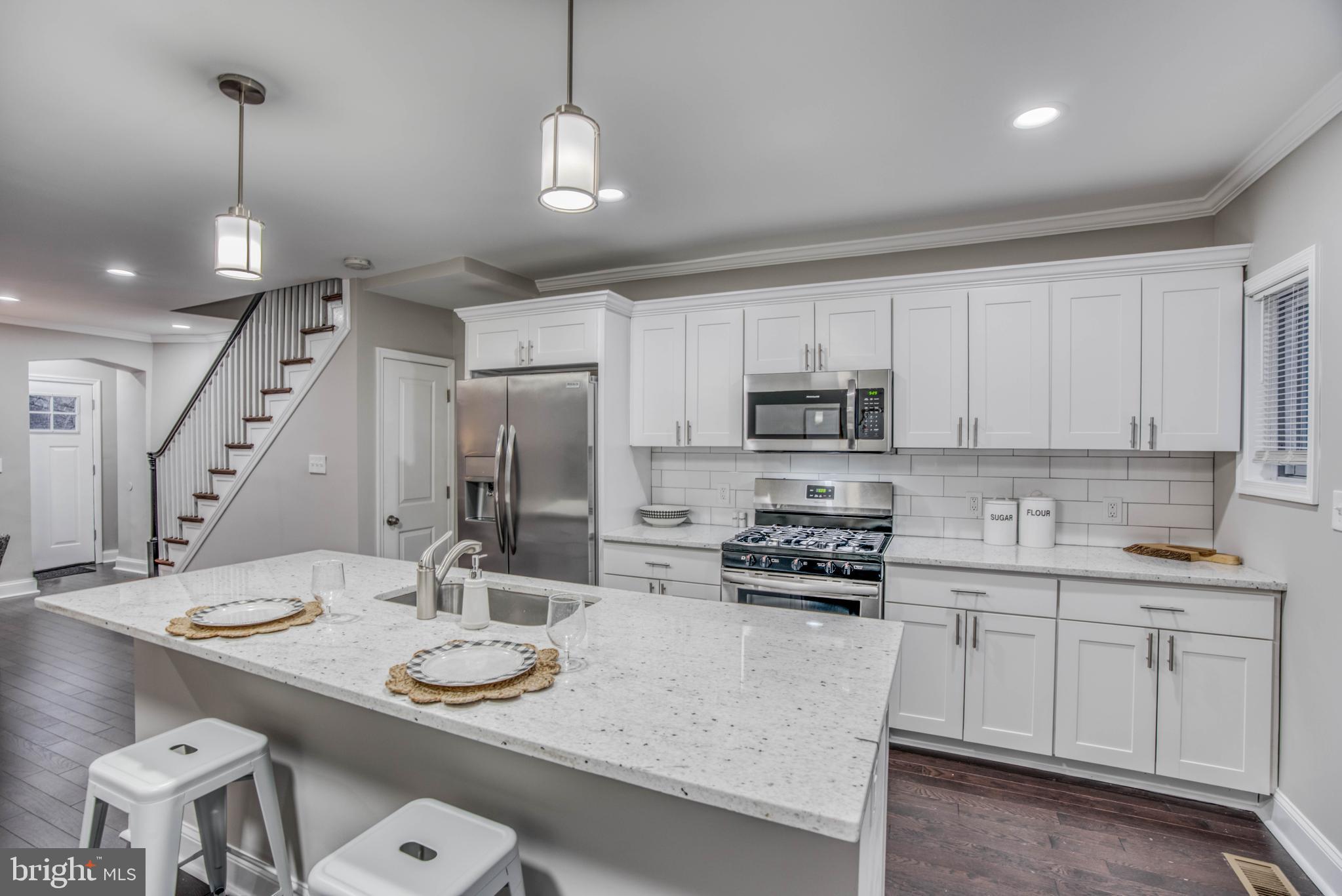 DUNDALK MANOR - Residential