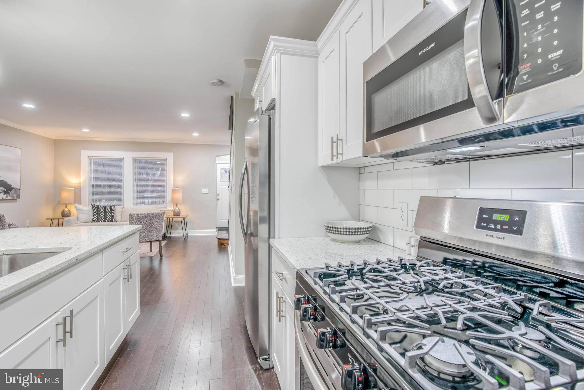 DUNDALK MANOR - Residential