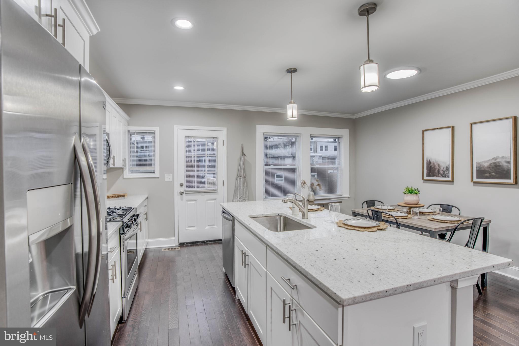 DUNDALK MANOR - Residential