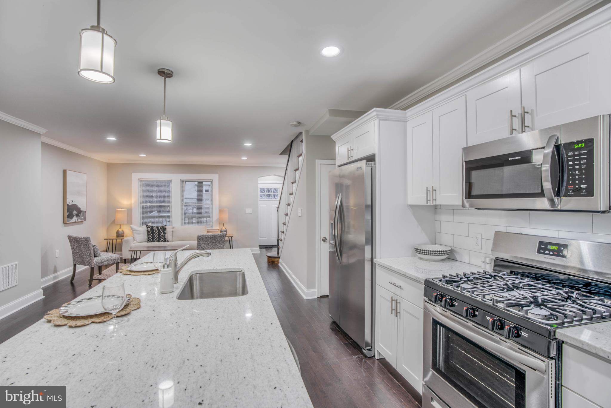 DUNDALK MANOR - Residential