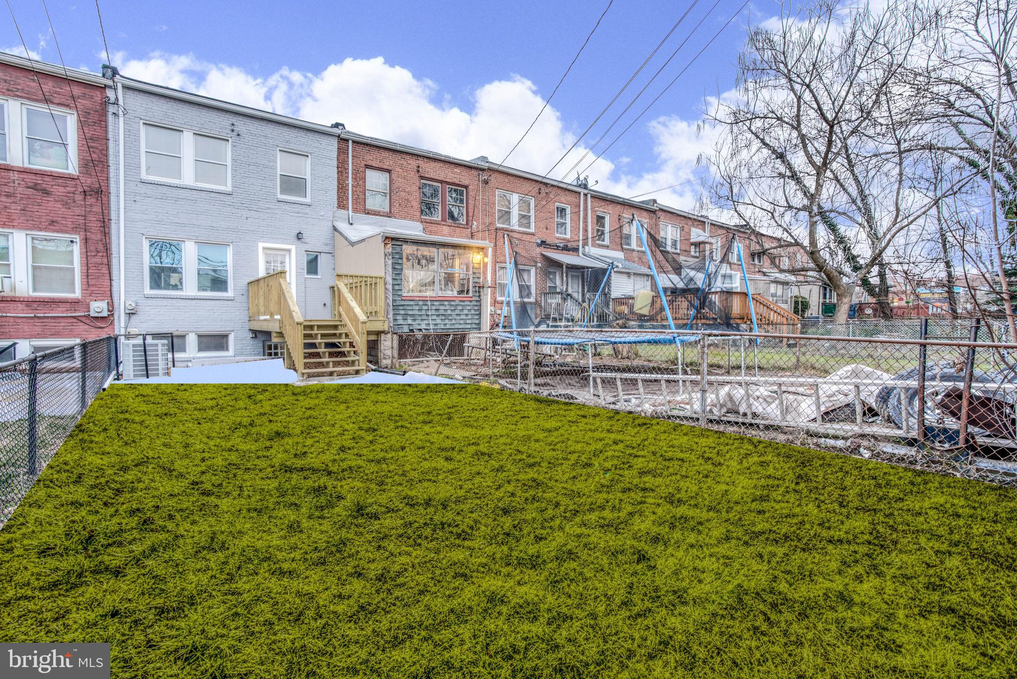 DUNDALK MANOR - Residential