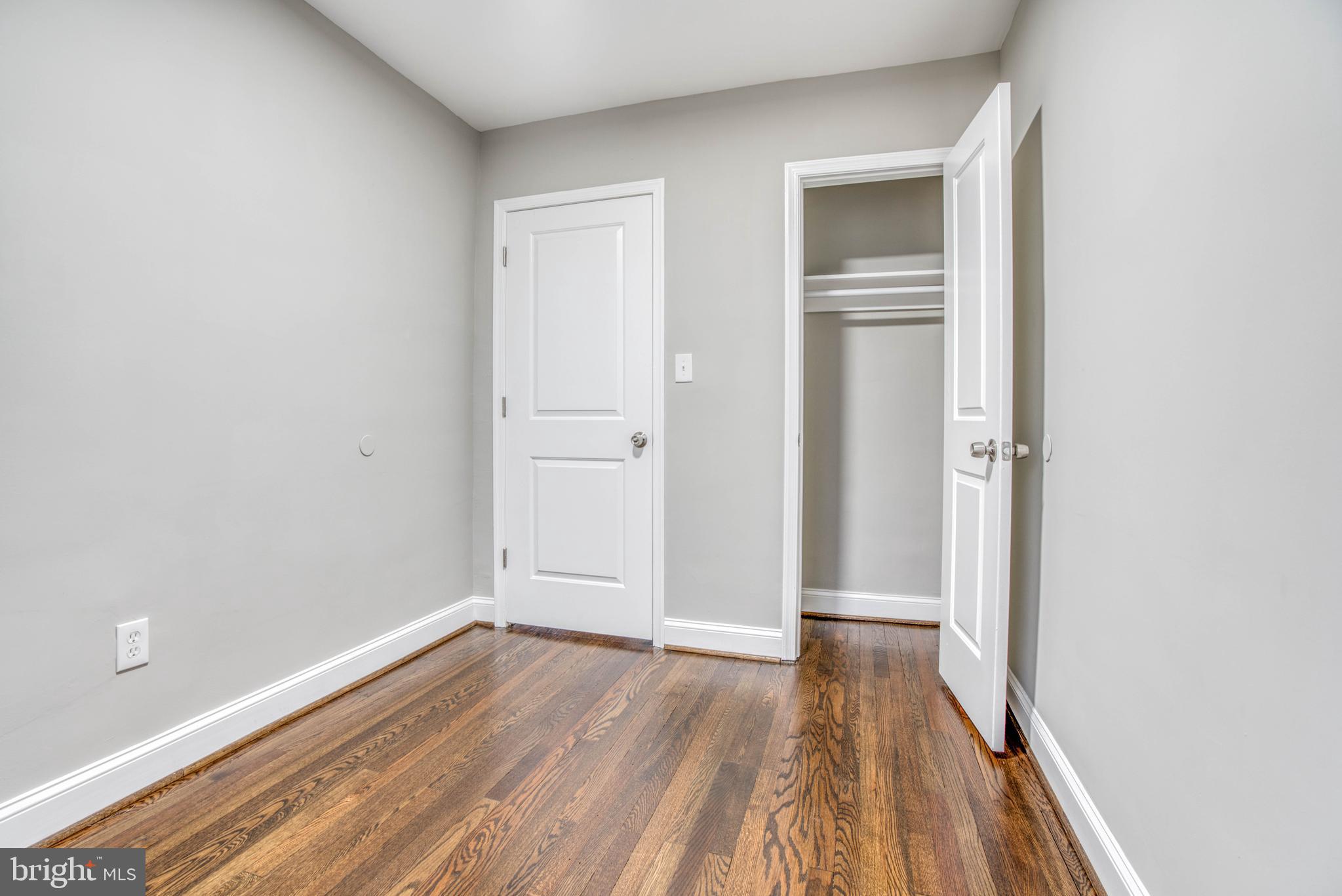 DUNDALK MANOR - Residential