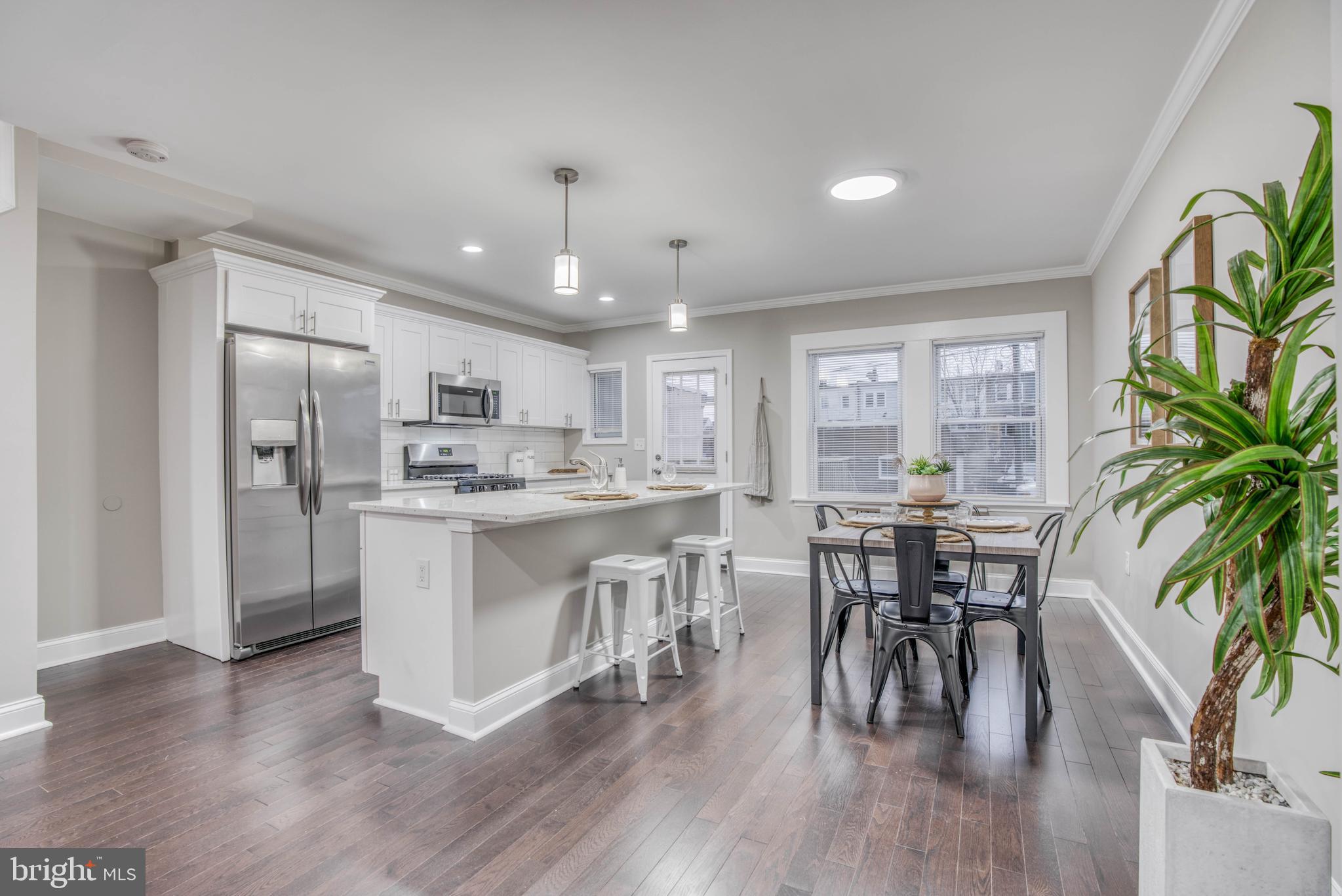 DUNDALK MANOR - Residential