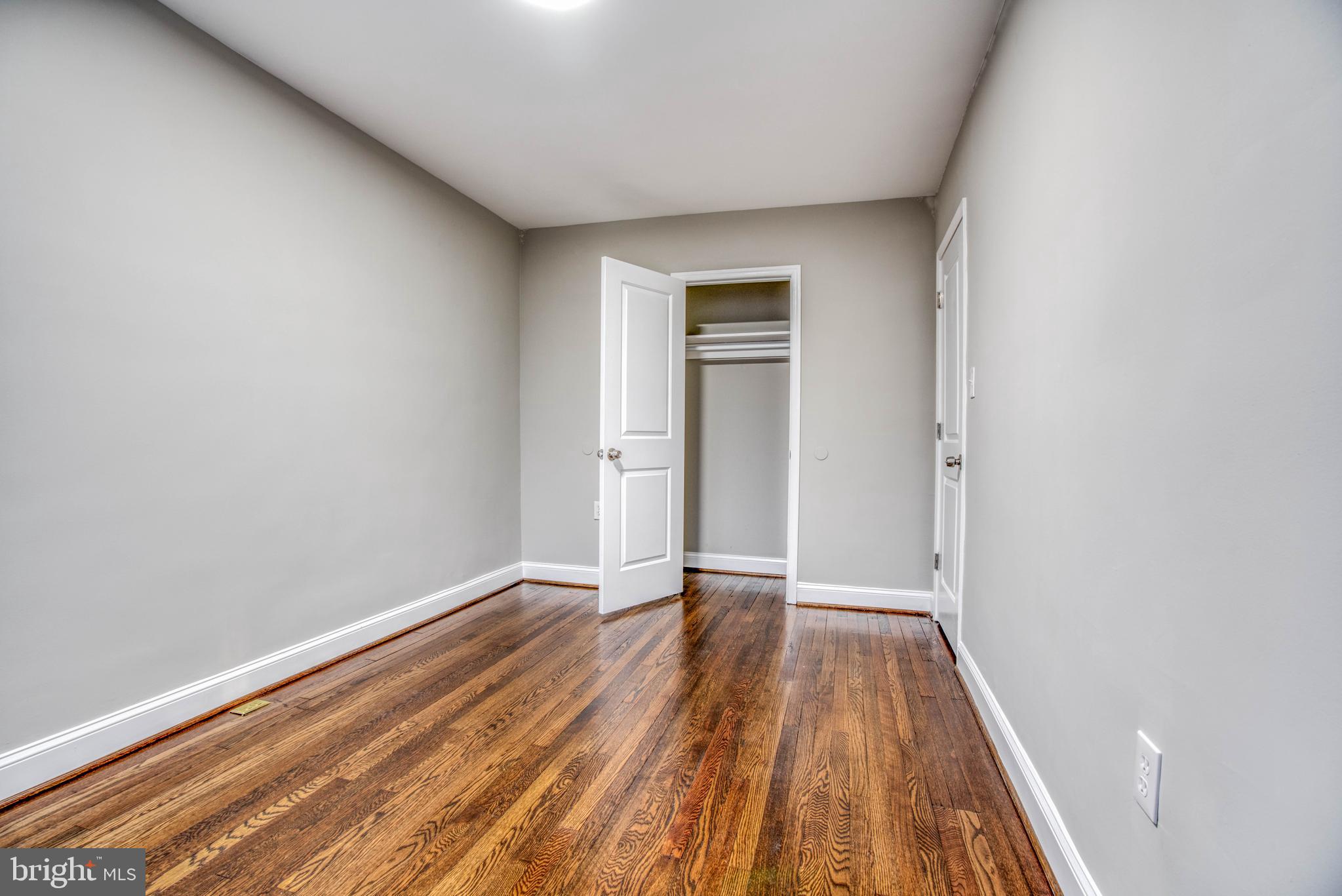 DUNDALK MANOR - Residential