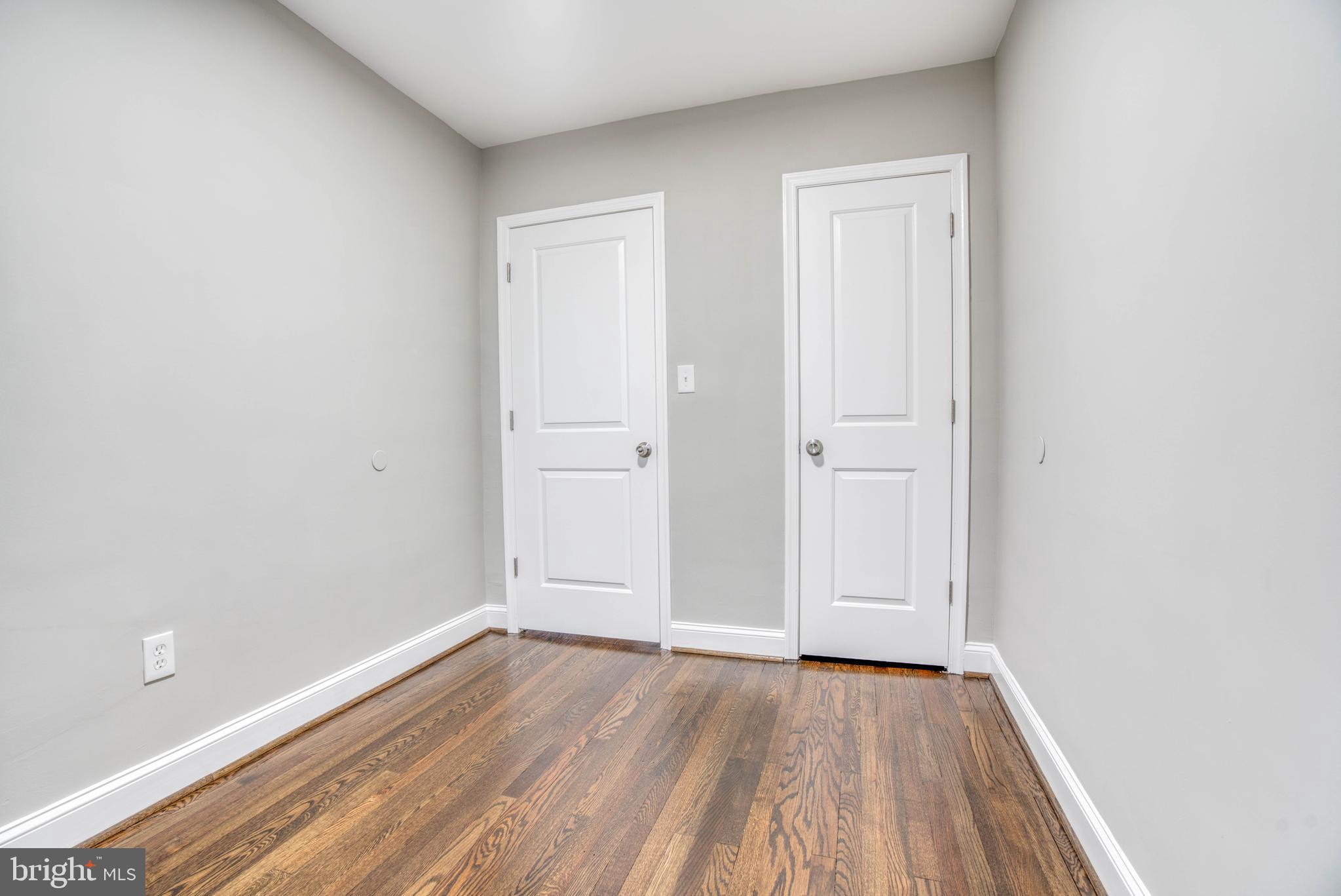 DUNDALK MANOR - Residential