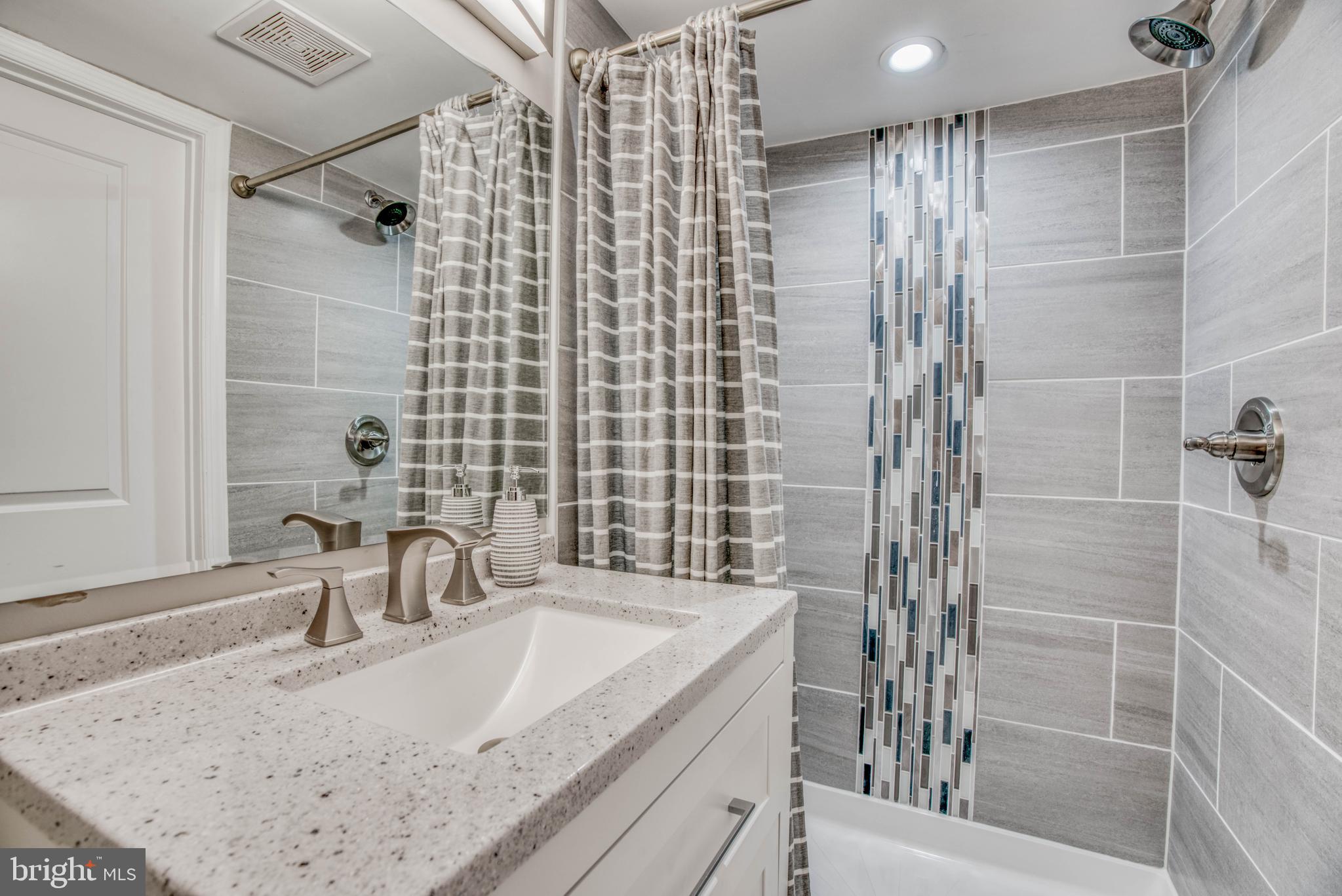 DUNDALK MANOR - Residential