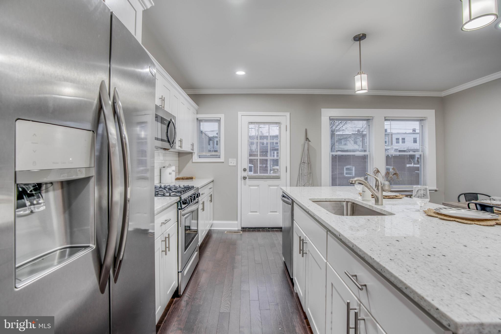 DUNDALK MANOR - Residential