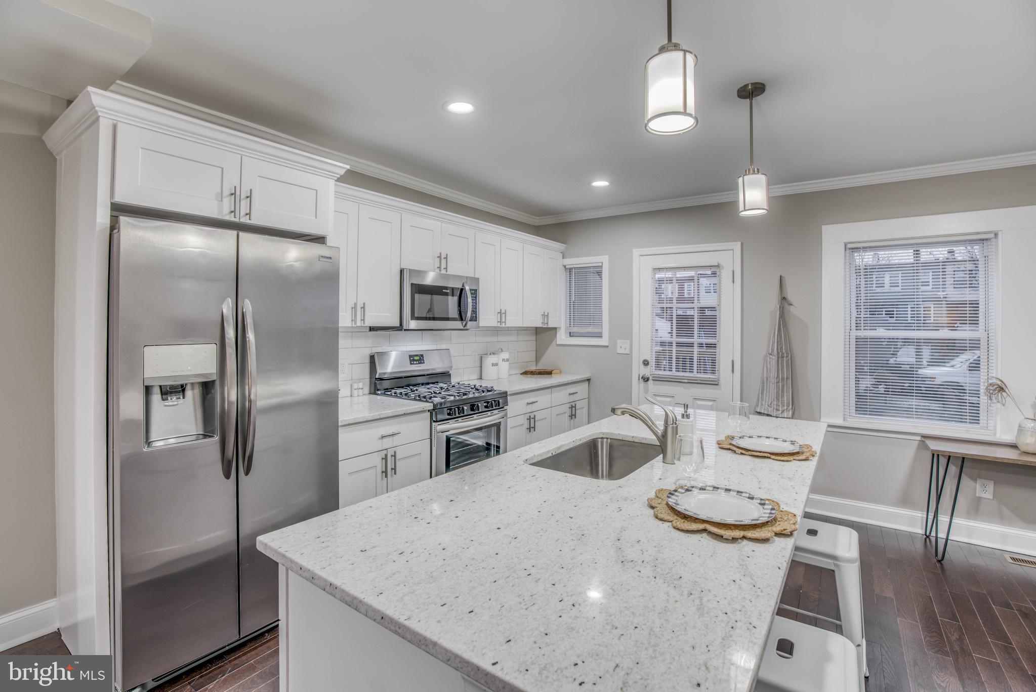 DUNDALK MANOR - Residential