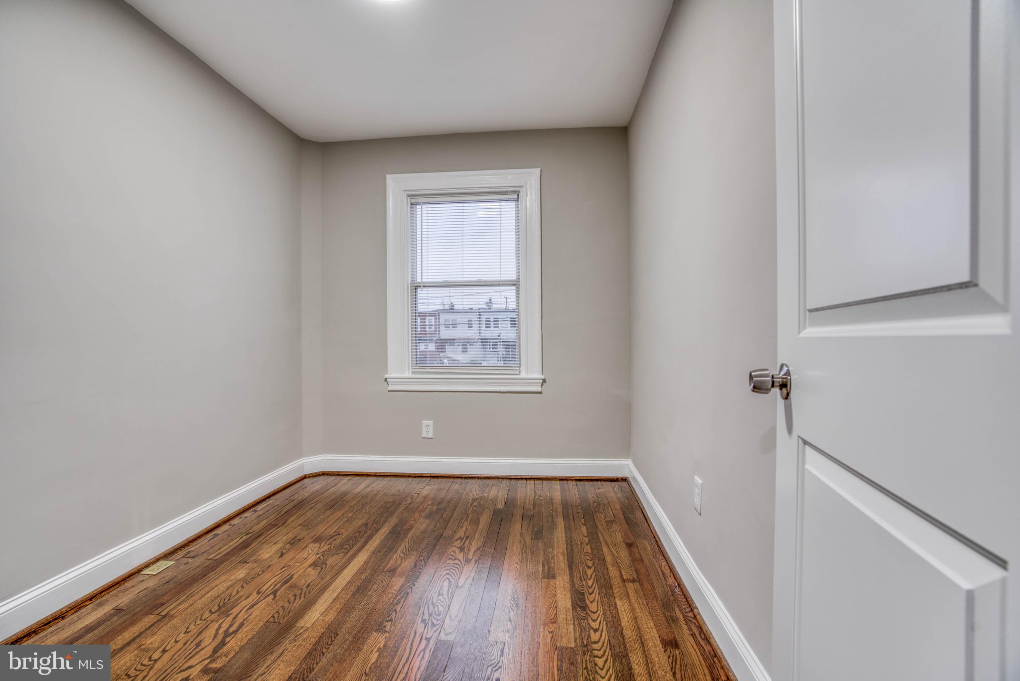 DUNDALK MANOR - Residential