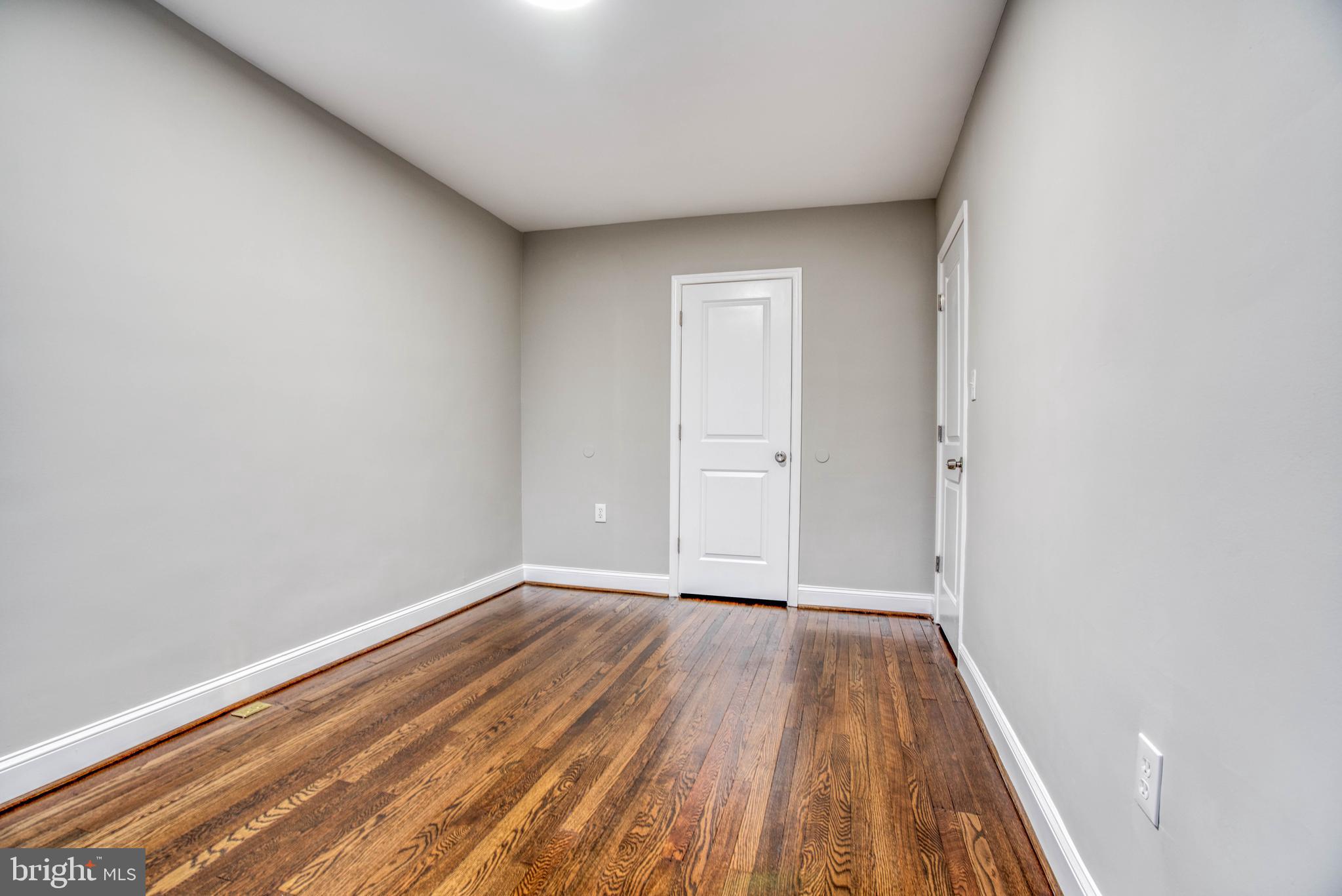 DUNDALK MANOR - Residential